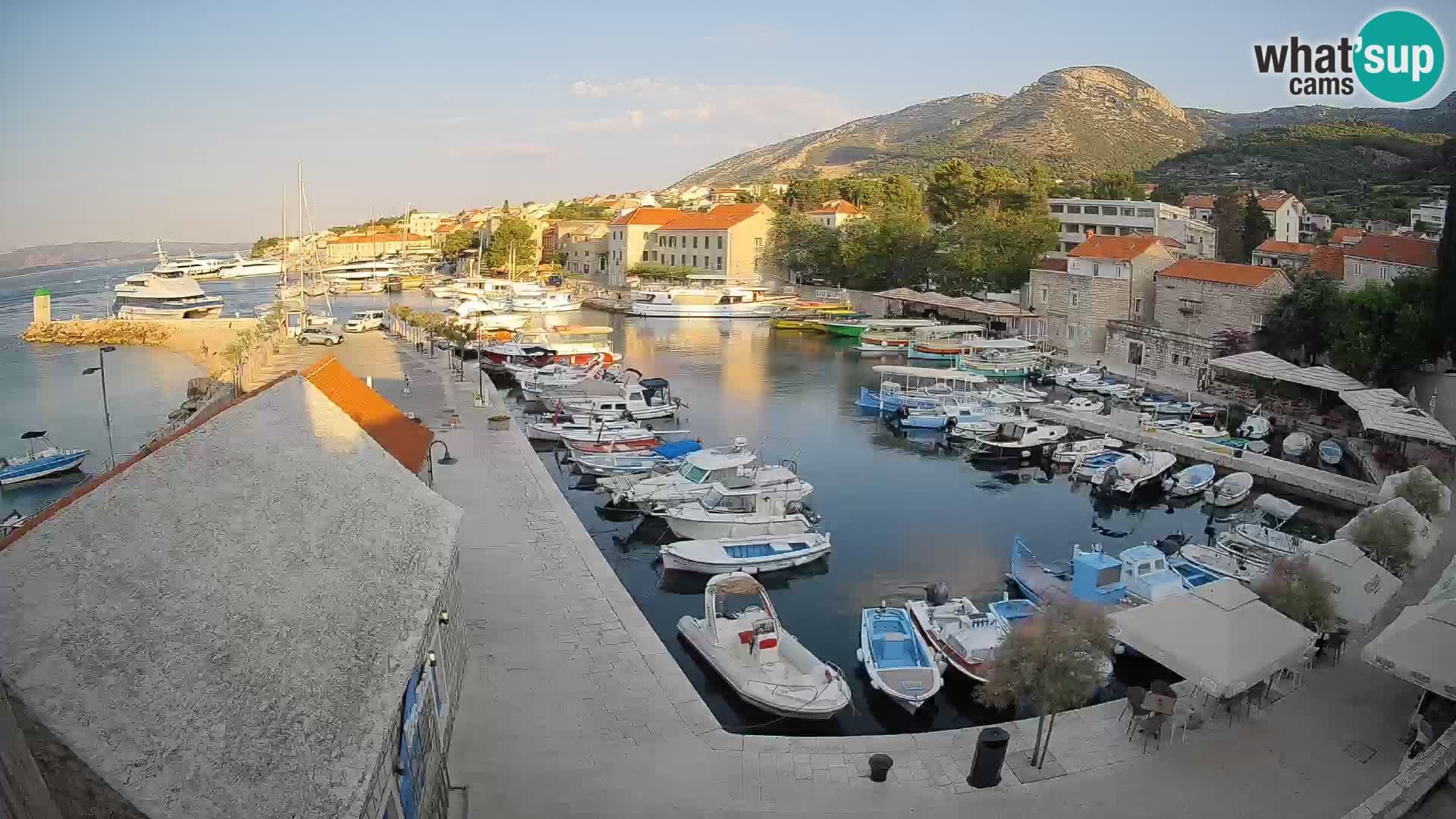 Webcam Bol Harbour – Live View of Bol Riva & Marina