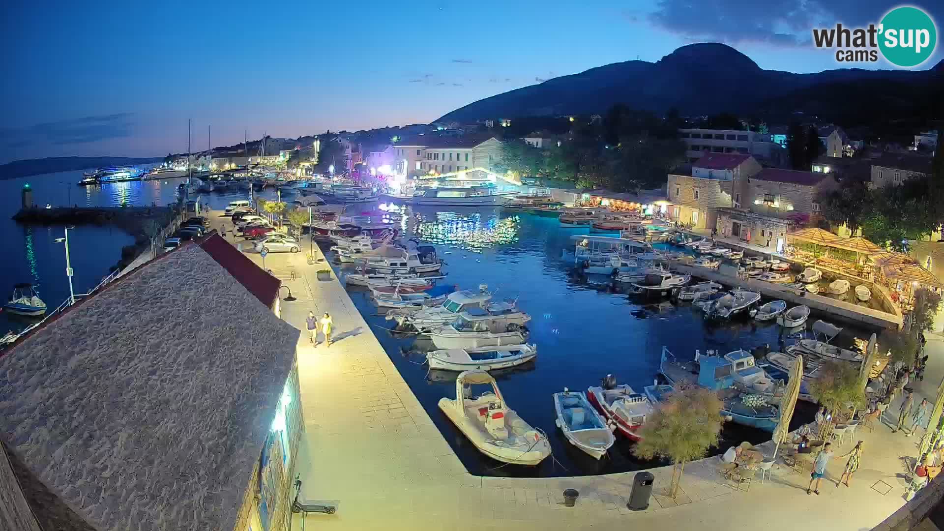 Webcam porto di Bol – Vista live sulla Riva e Marina