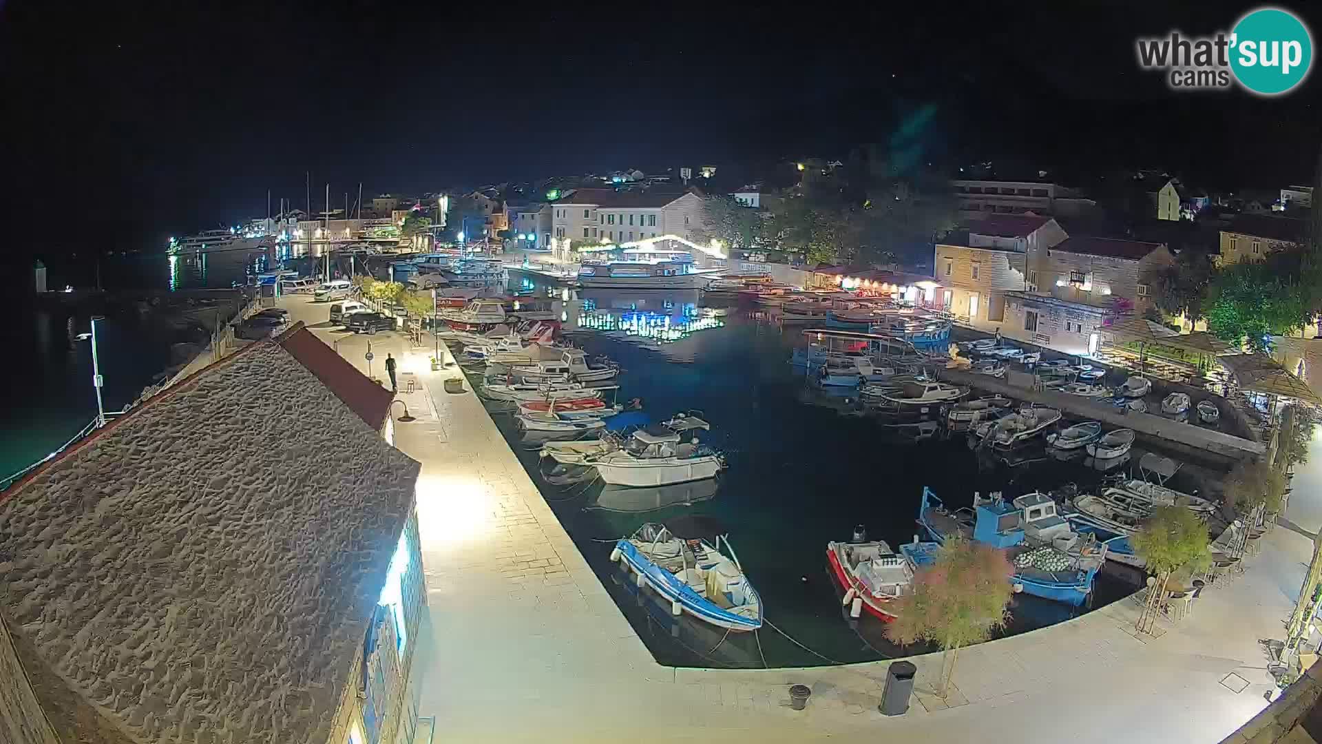 Webcam porto di Bol – Vista live sulla Riva e Marina