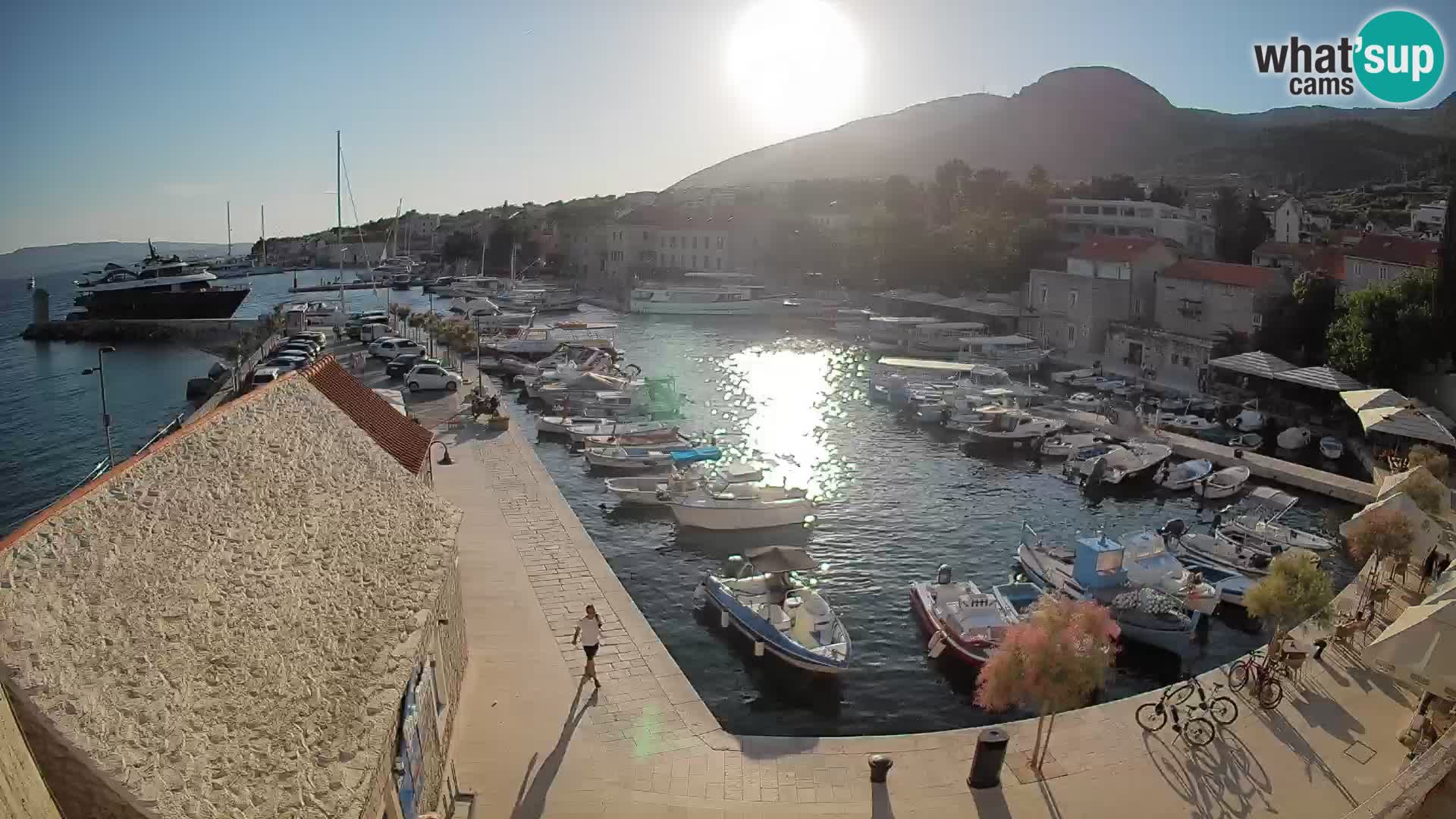 Webcam Bol Harbour – Live View of Bol Riva & Marina