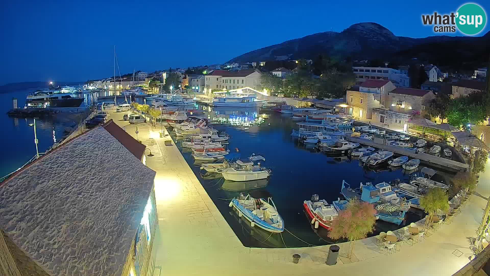 Webcam porto di Bol – Vista live sulla Riva e Marina