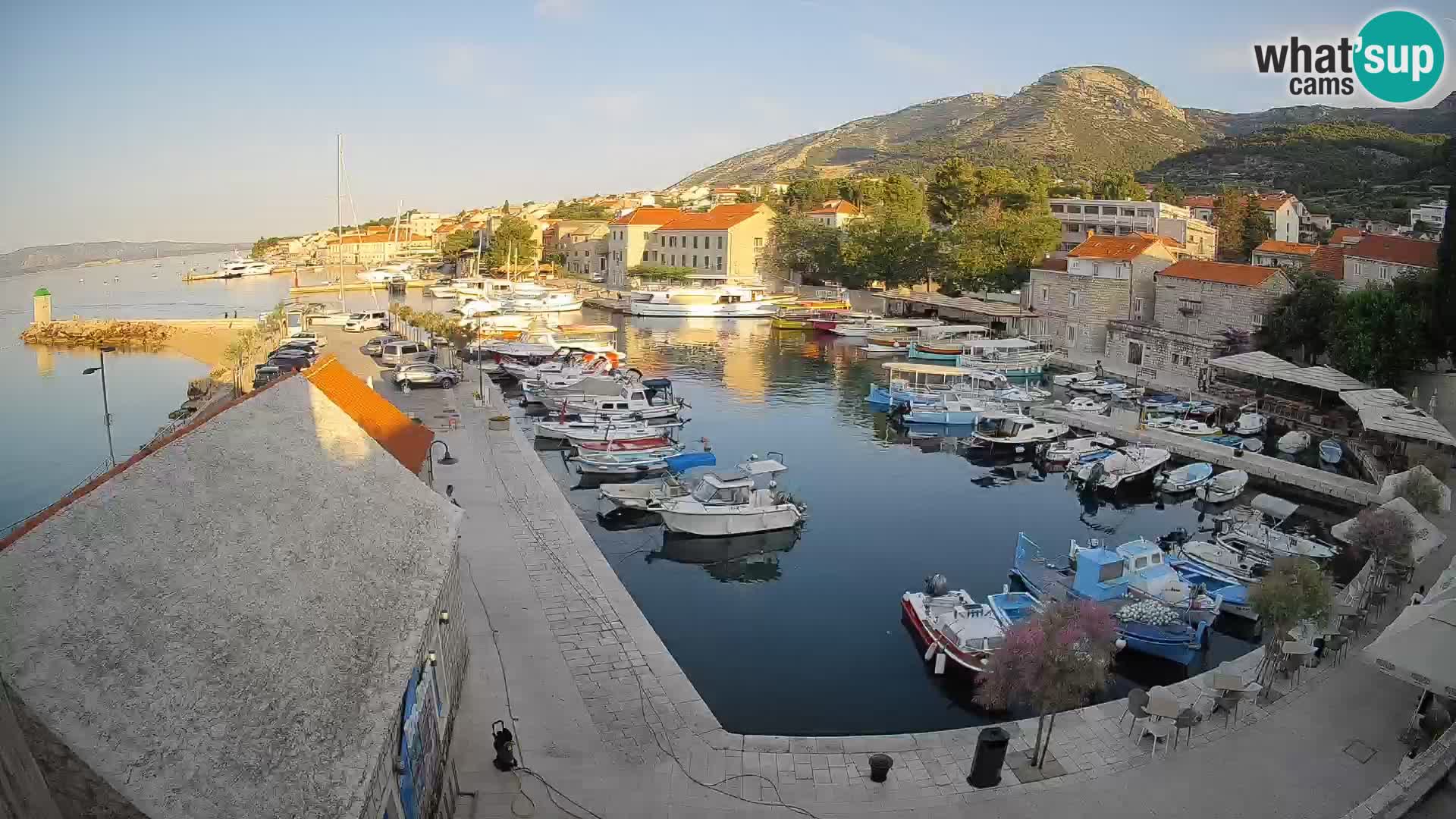 Webcam Bol Hafen – Liveblick auf Bol Riva & Marina