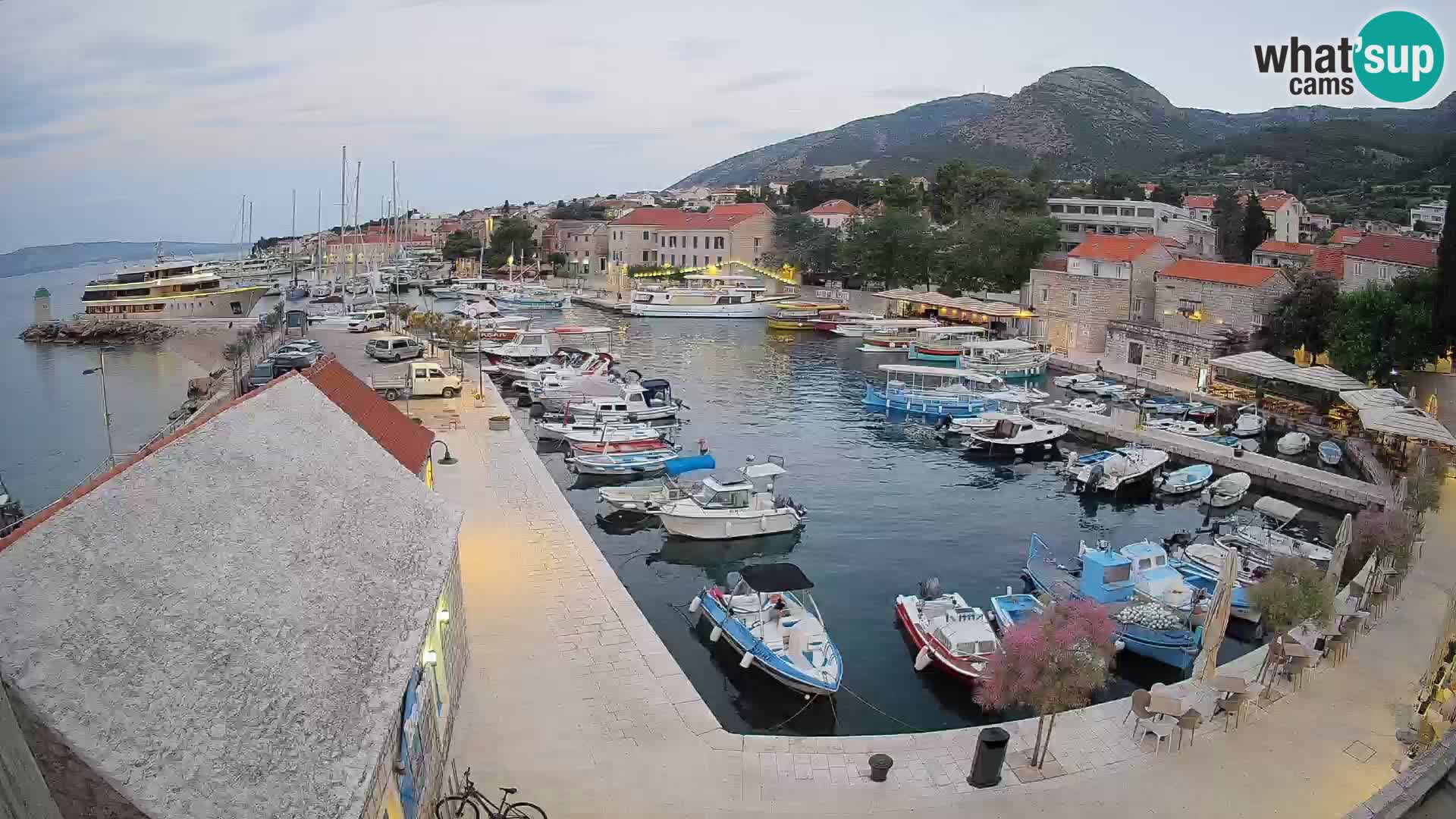 Webcam Bol Harbour – Live View of Bol Riva & Marina
