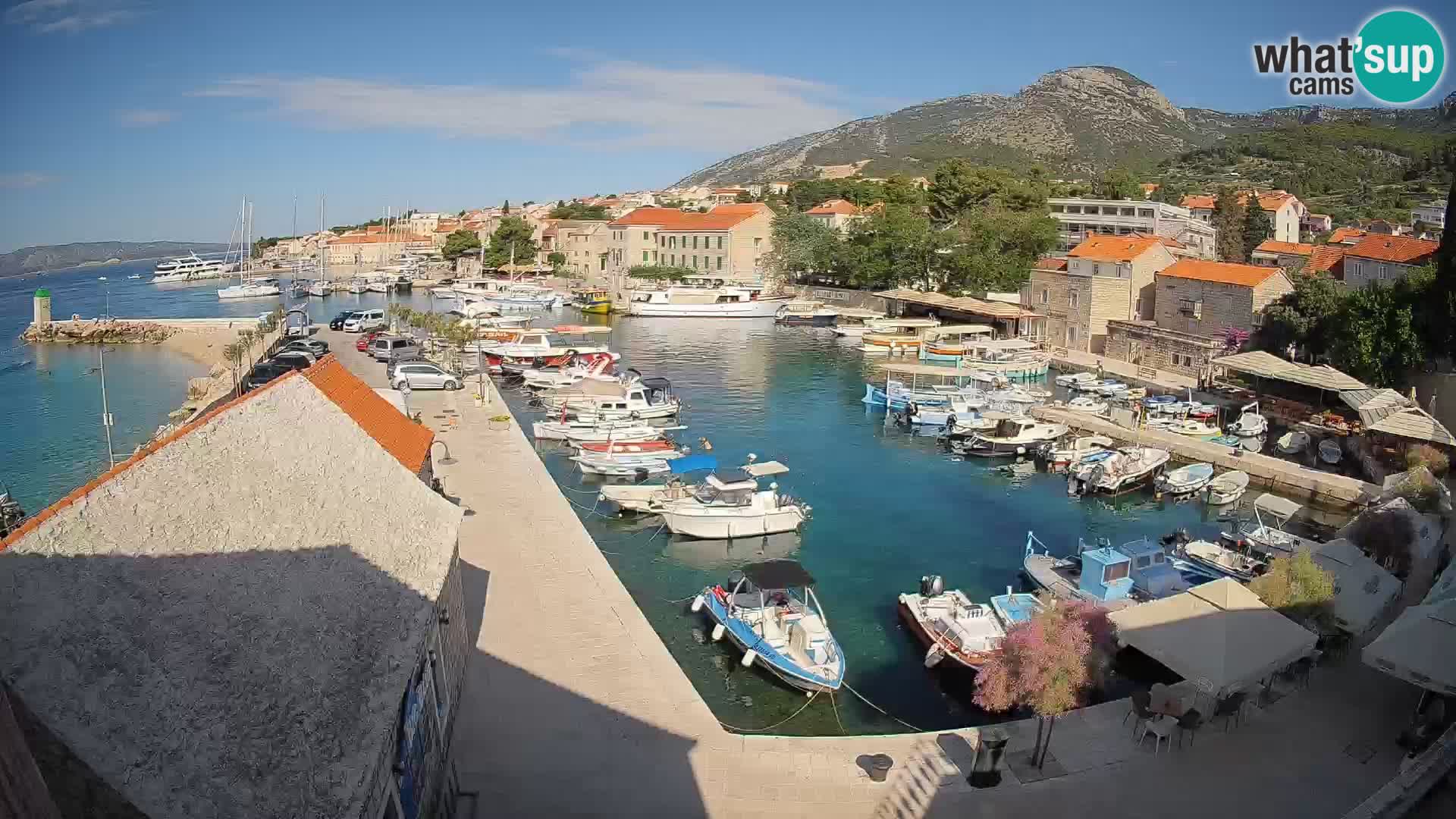 Webcam porto di Bol – Vista live sulla Riva e Marina