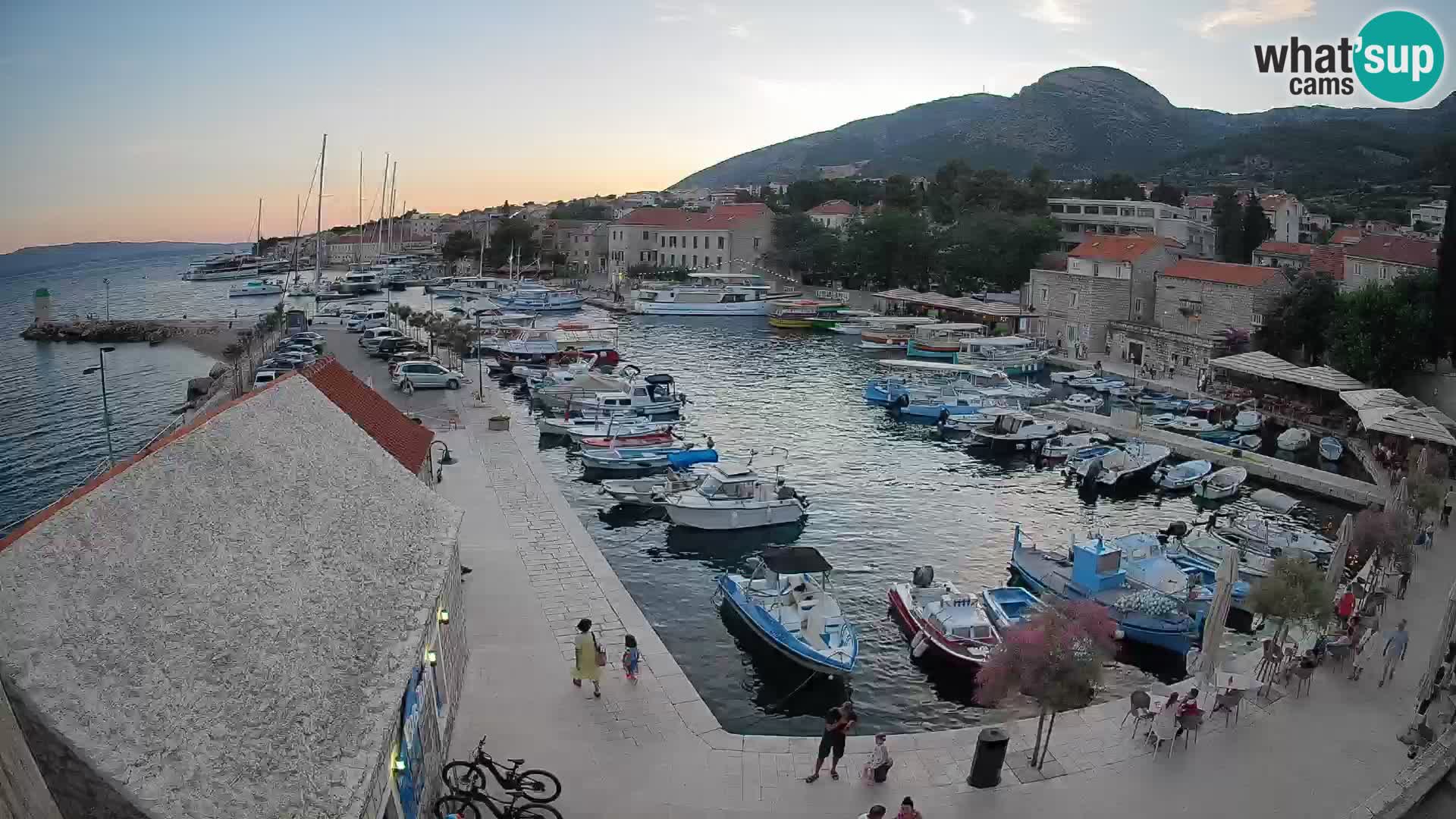 Webcam Bol Hafen – Liveblick auf Bol Riva & Marina