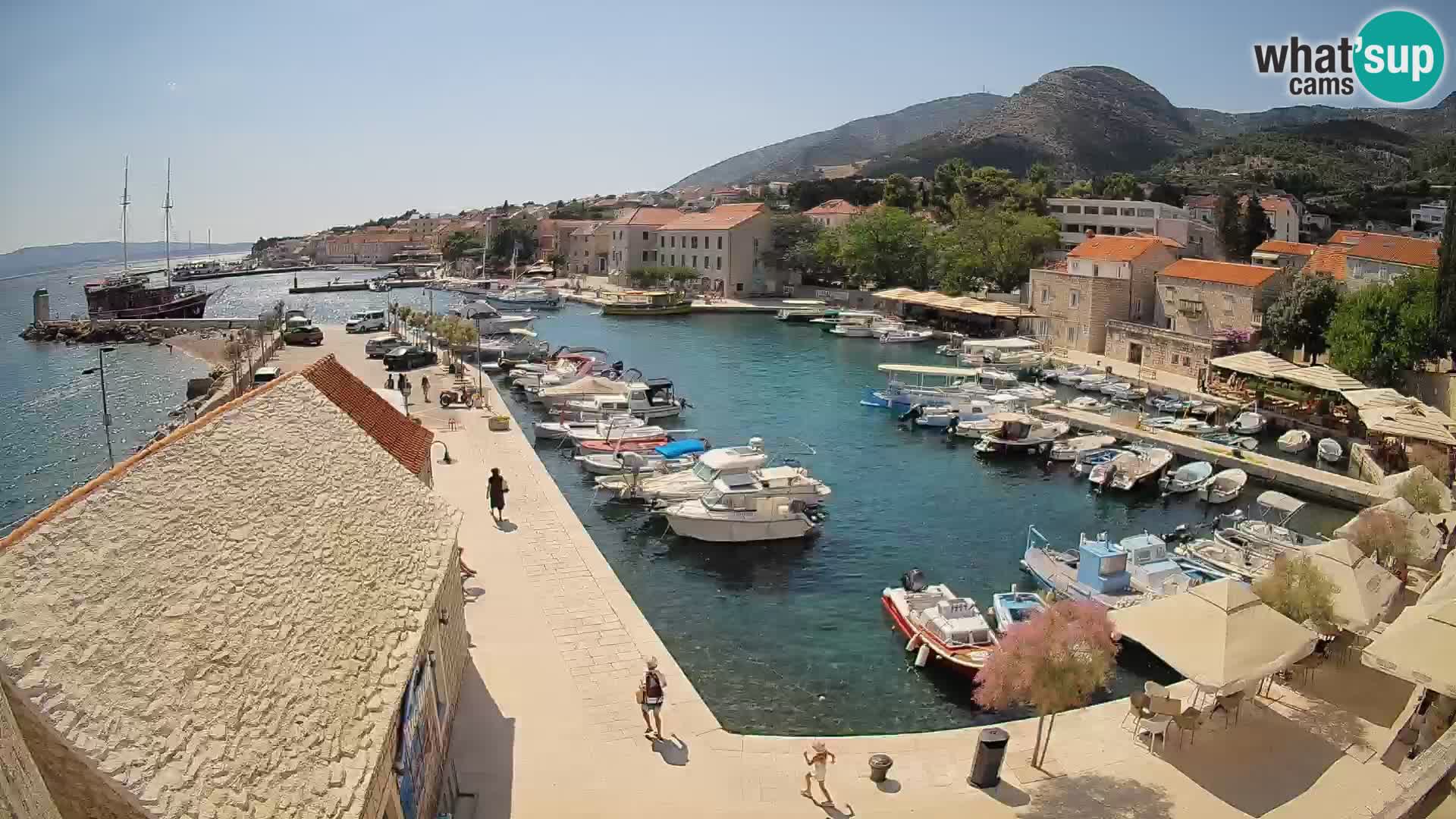 Webcam Bol Hafen – Liveblick auf Bol Riva & Marina