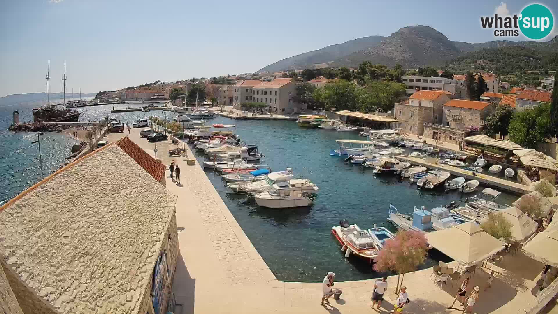 Webcam Bol Hafen – Liveblick auf Bol Riva & Marina