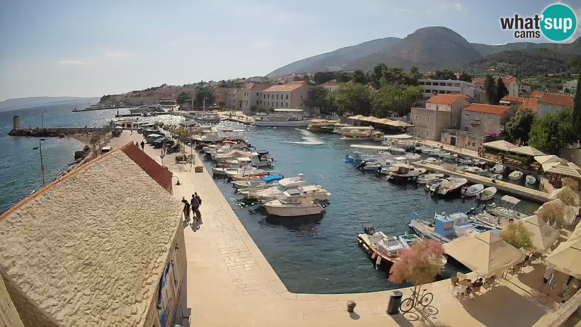 Webcam porto di Bol – Vista live sulla Riva e Marina