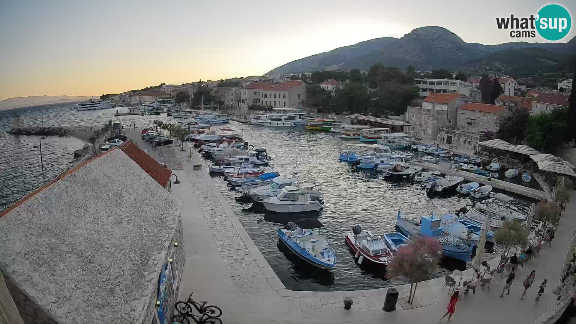 Webcam Bol Harbour – Live View of Bol Riva & Marina