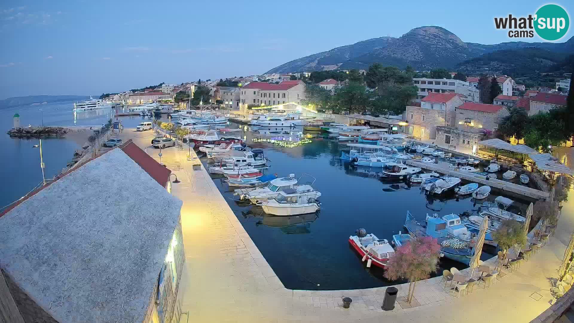 Webcam Bol Harbour – Live View of Bol Riva & Marina