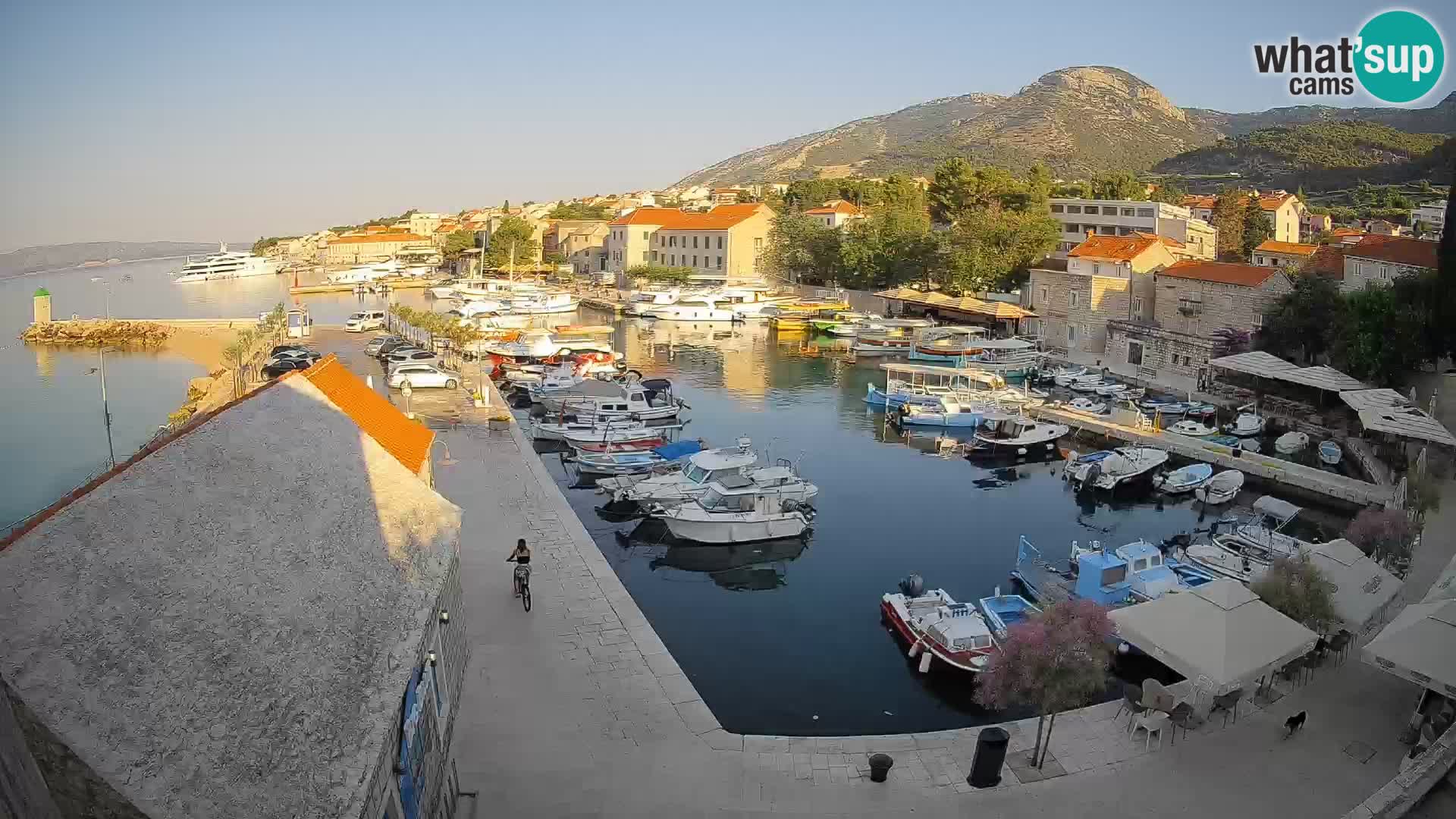 Webcam Bol Harbour – Live View of Bol Riva & Marina
