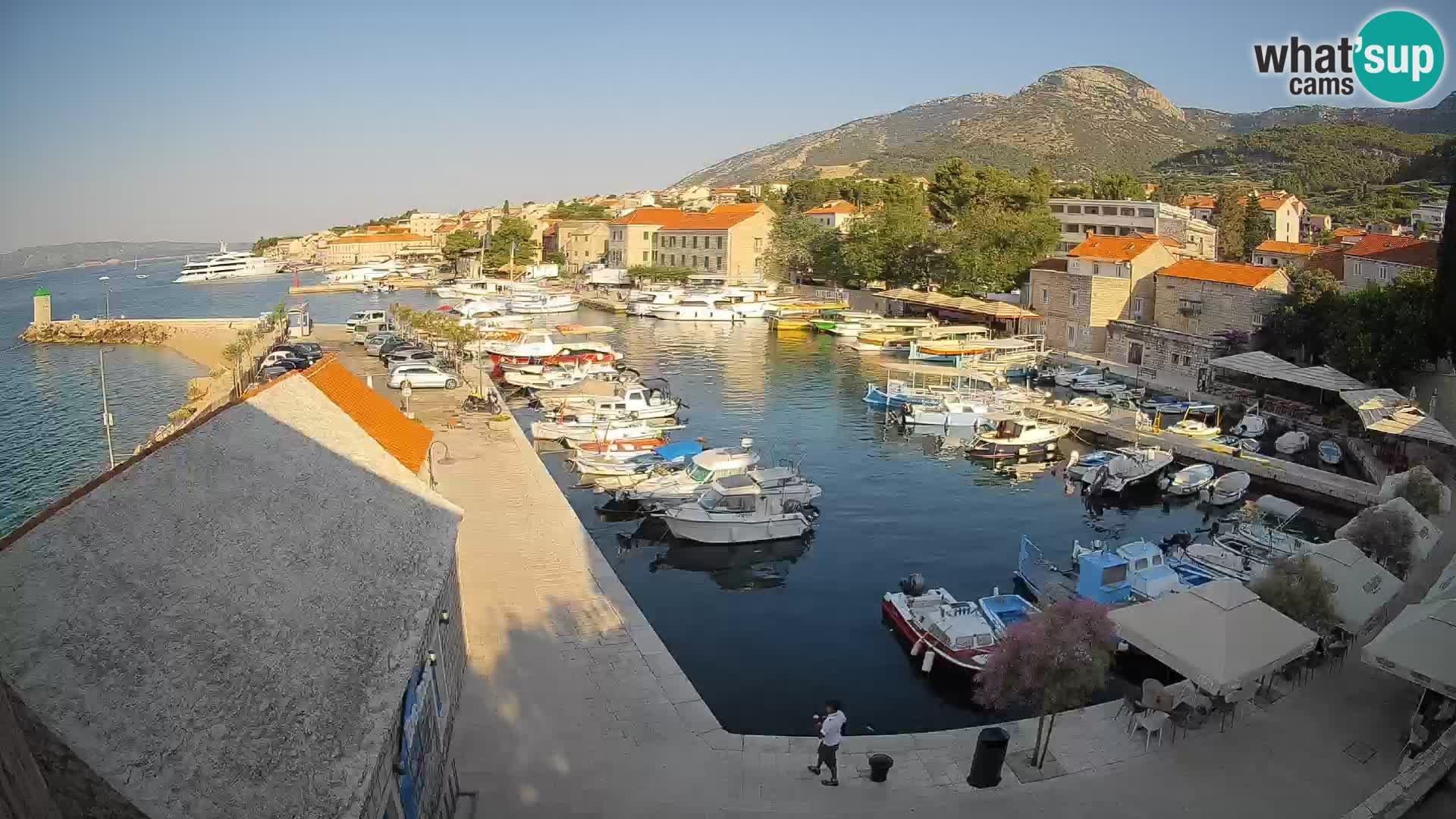 Webcam porto di Bol – Vista live sulla Riva e Marina