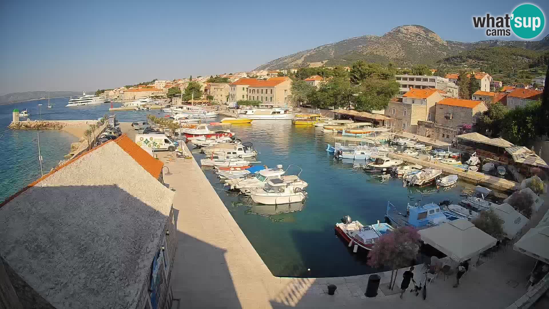 Webcam Bol Harbour – Live View of Bol Riva & Marina