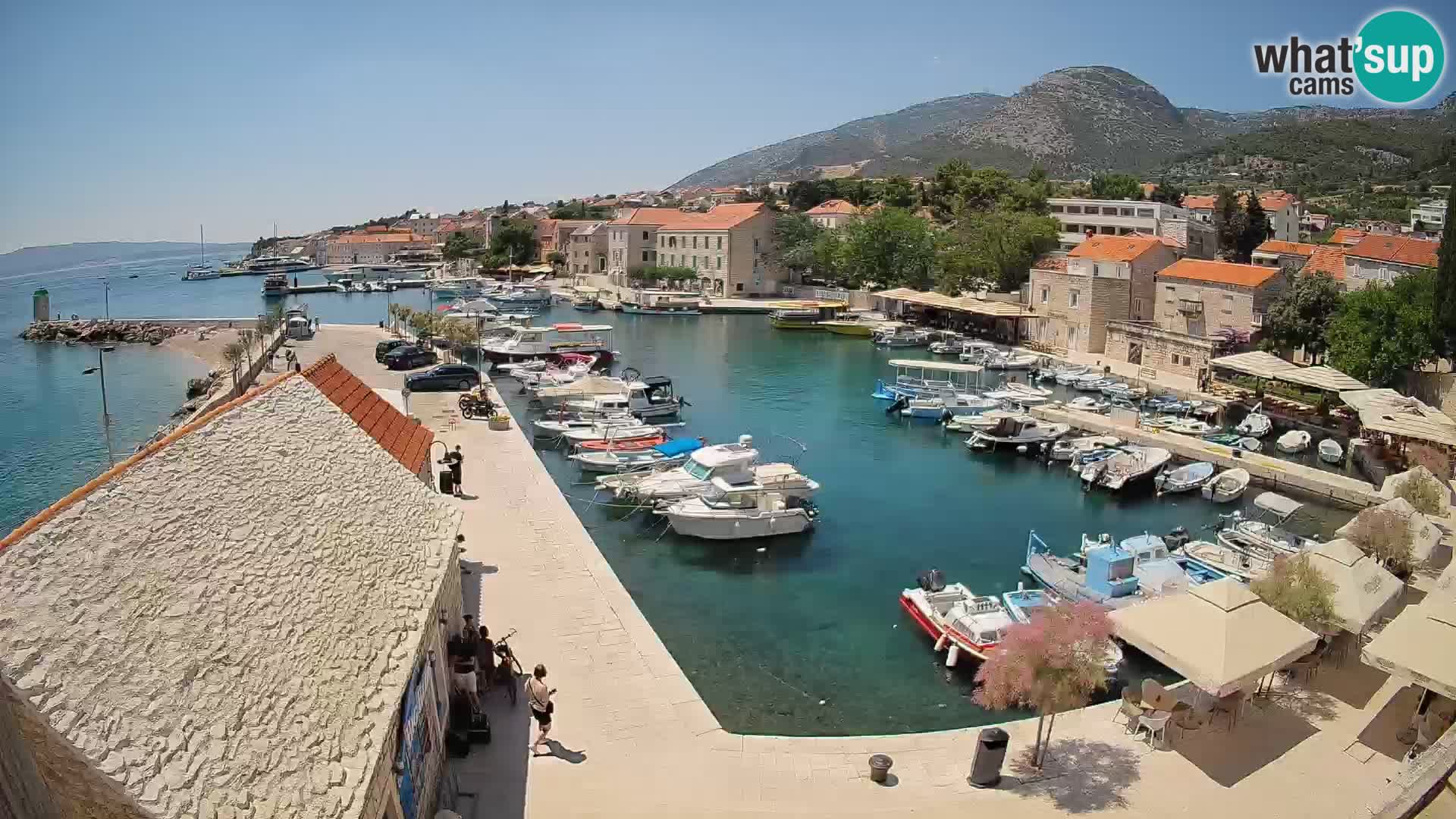 Webcam Bol Hafen – Liveblick auf Bol Riva & Marina