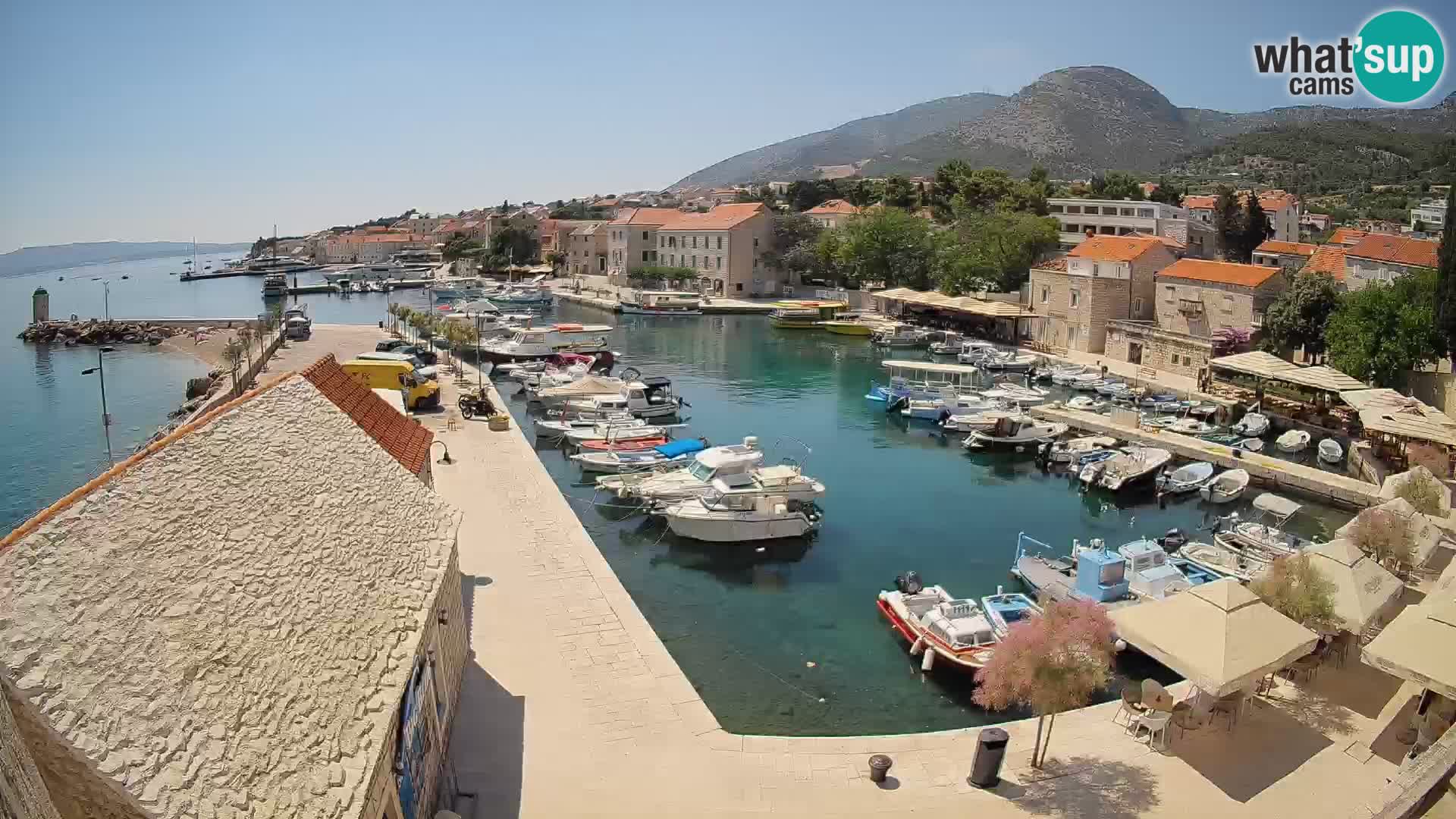 Webcam Bol Hafen – Liveblick auf Bol Riva & Marina