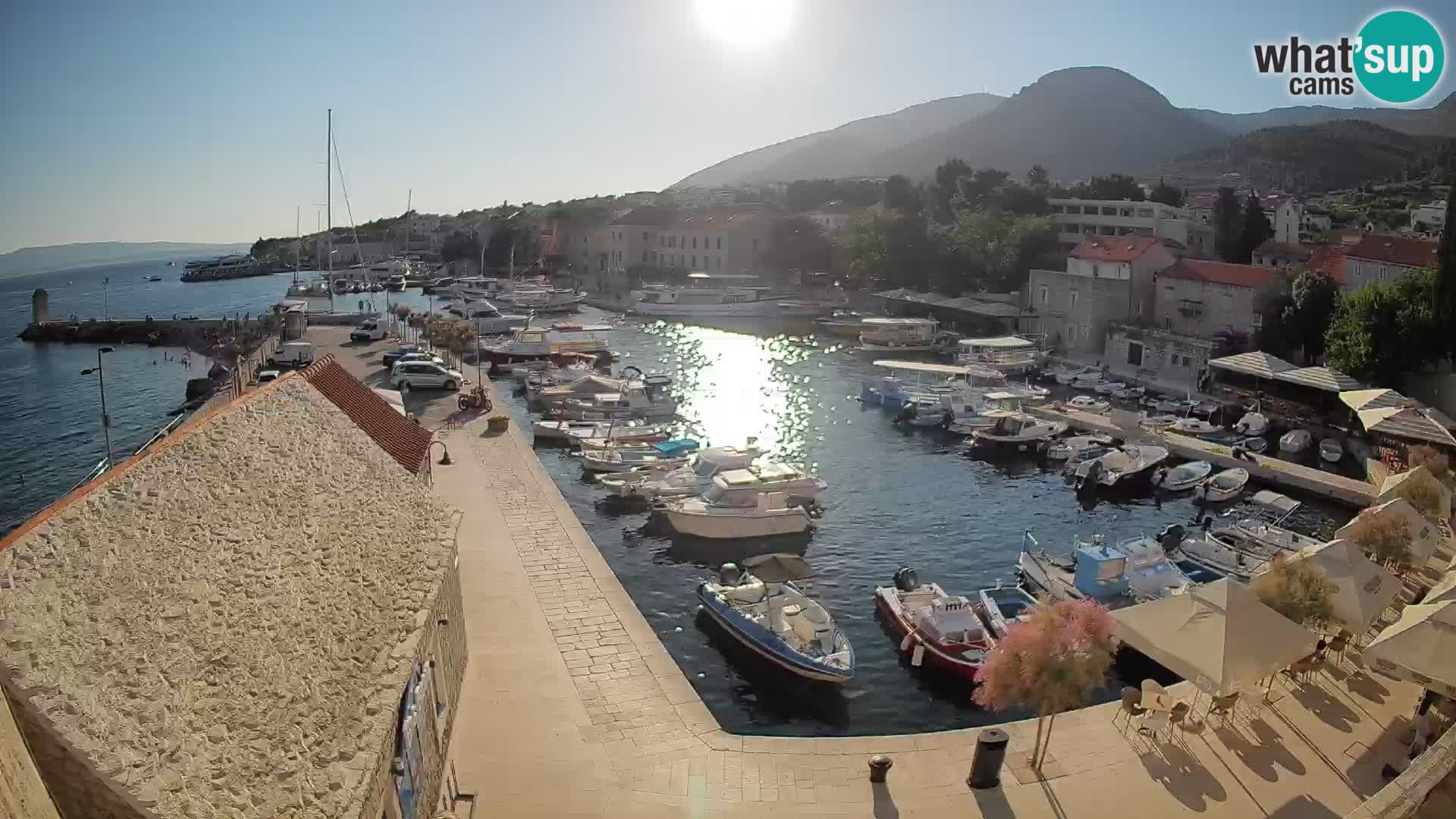 Webcam porto di Bol – Vista live sulla Riva e Marina