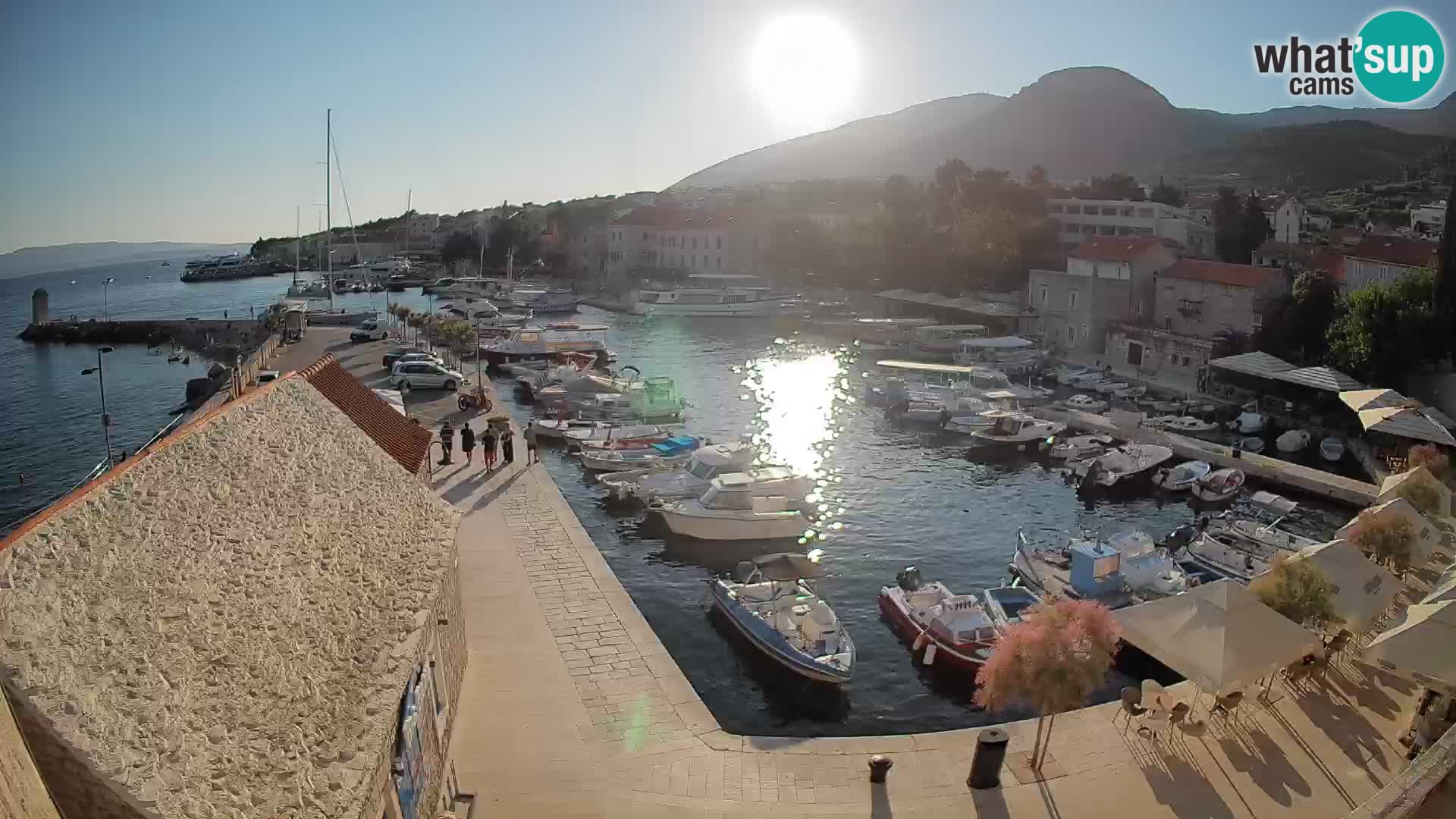 Webcam porto di Bol – Vista live sulla Riva e Marina