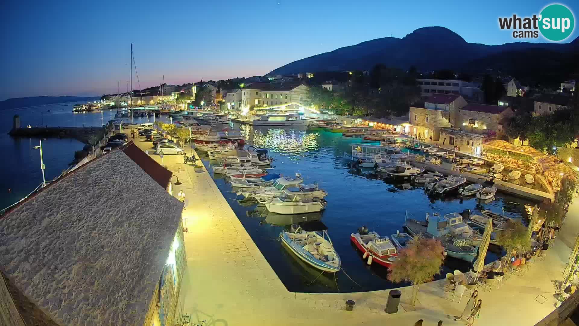 Webcam Bol Hafen – Liveblick auf Bol Riva & Marina