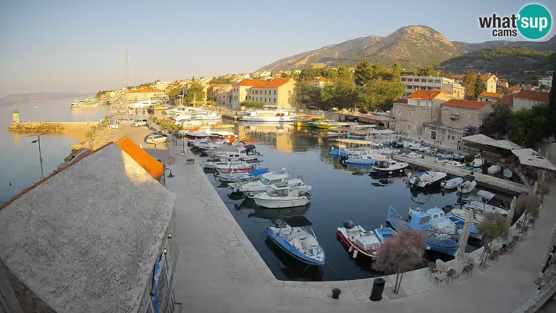 Webcam Bol Hafen – Liveblick auf Bol Riva & Marina