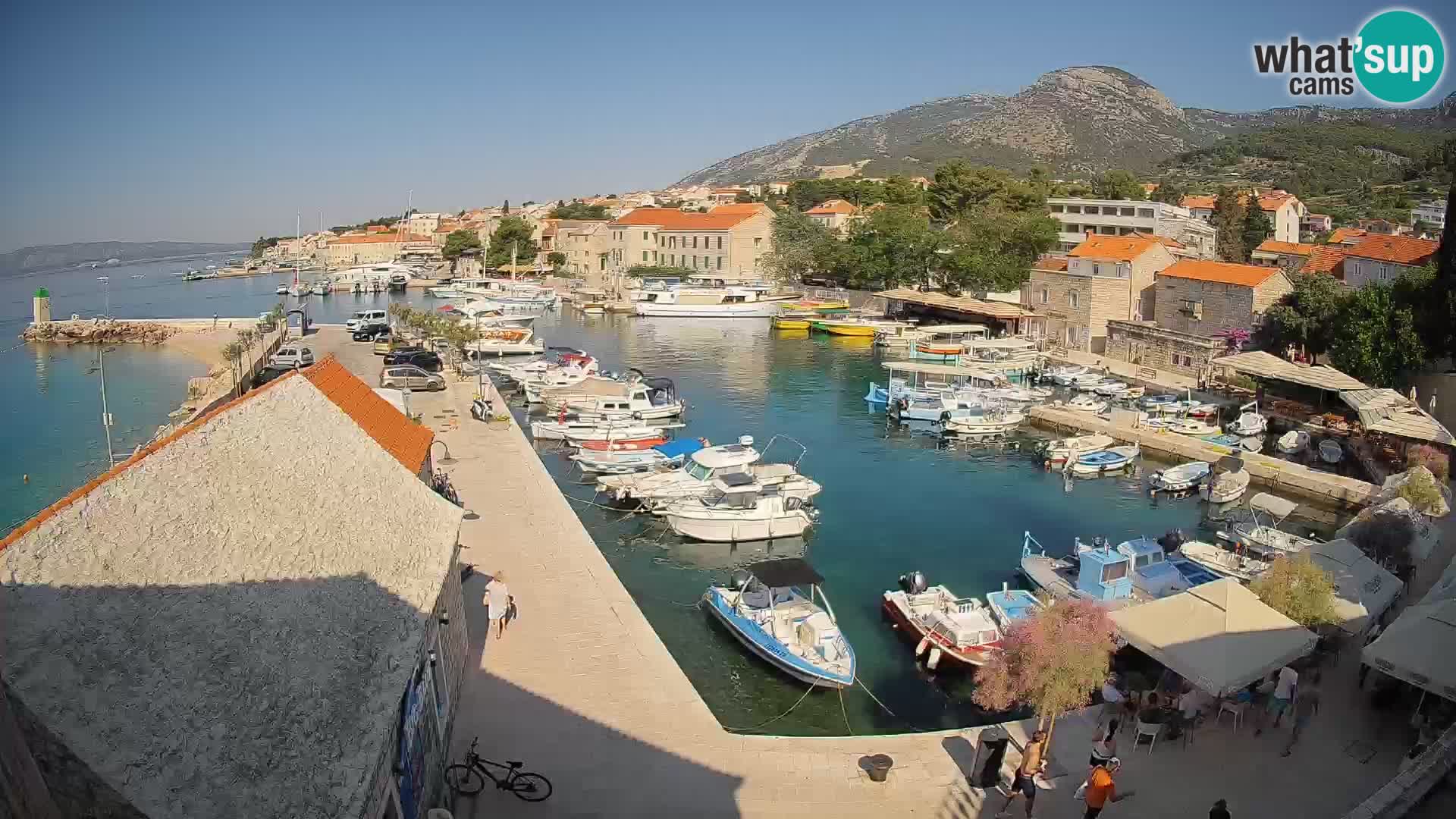 Webcam porto di Bol – Vista live sulla Riva e Marina