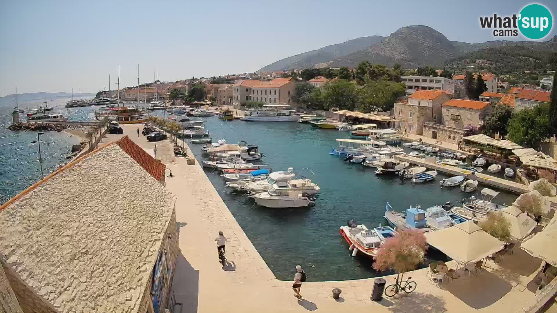 Webcam Bol Harbour – Live View of Bol Riva & Marina