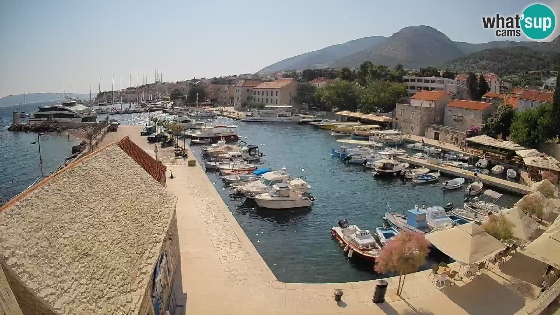 Webcam Bol Harbour – Live View of Bol Riva & Marina