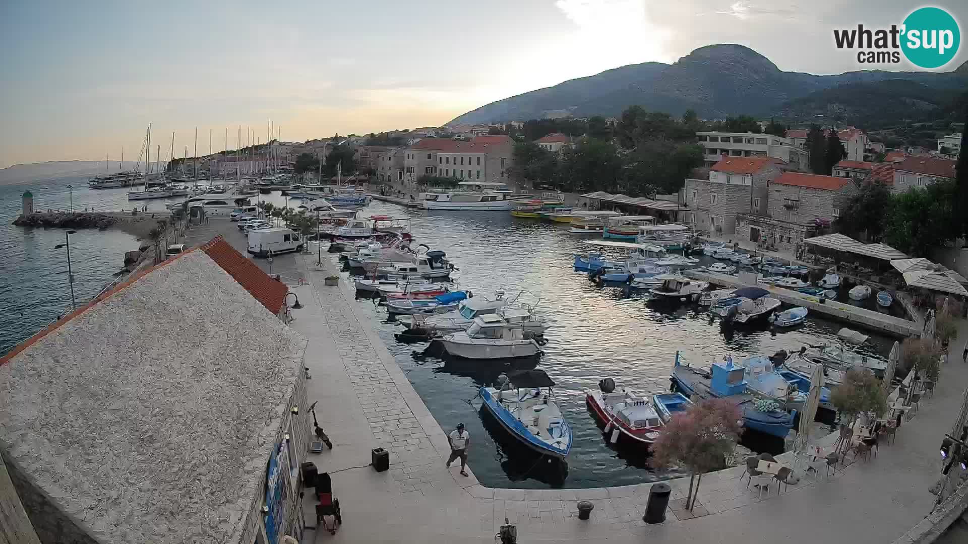 Webcam Bol Hafen – Liveblick auf Bol Riva & Marina