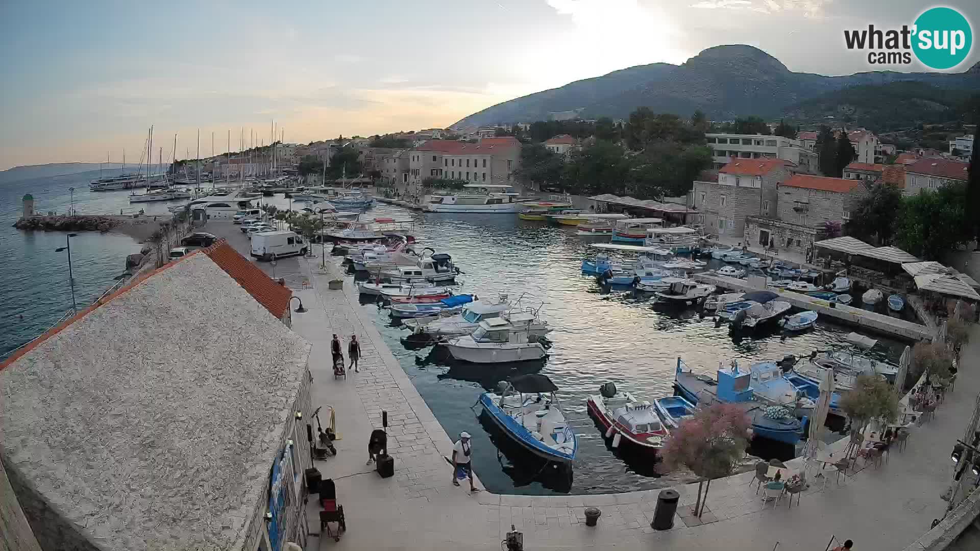 Webcam Bol Hafen – Liveblick auf Bol Riva & Marina