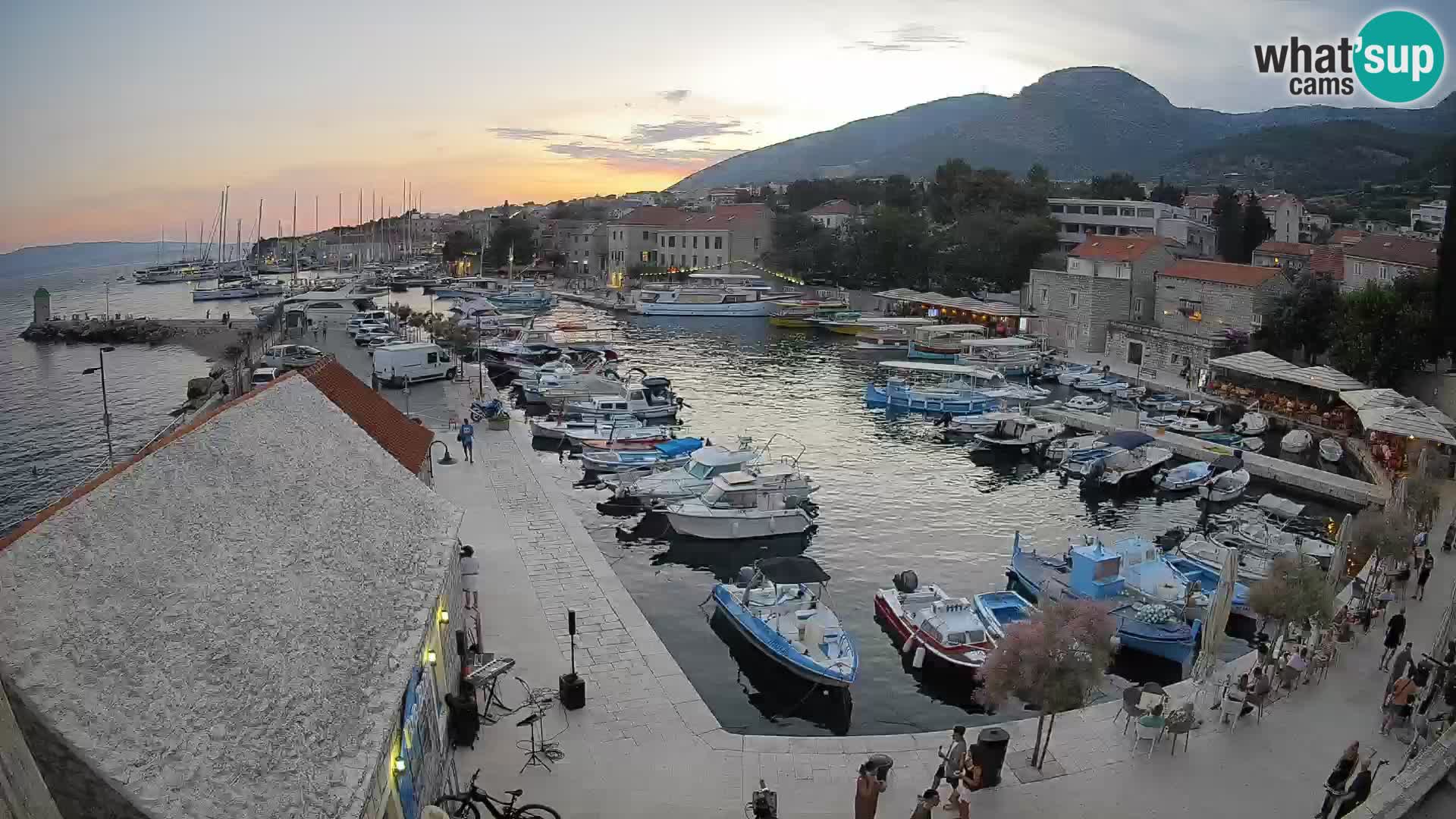 Webcam Bol Harbour – Live View of Bol Riva & Marina