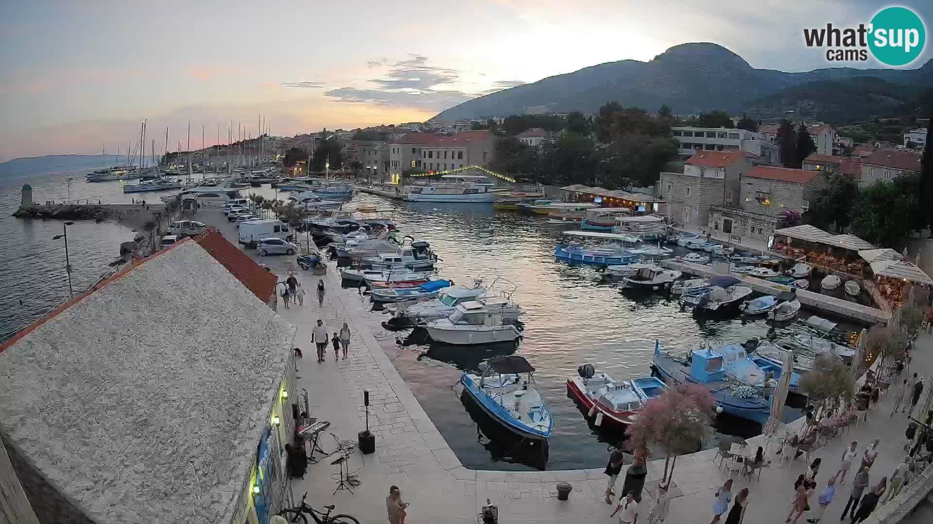 Webcam Bol Hafen – Liveblick auf Bol Riva & Marina