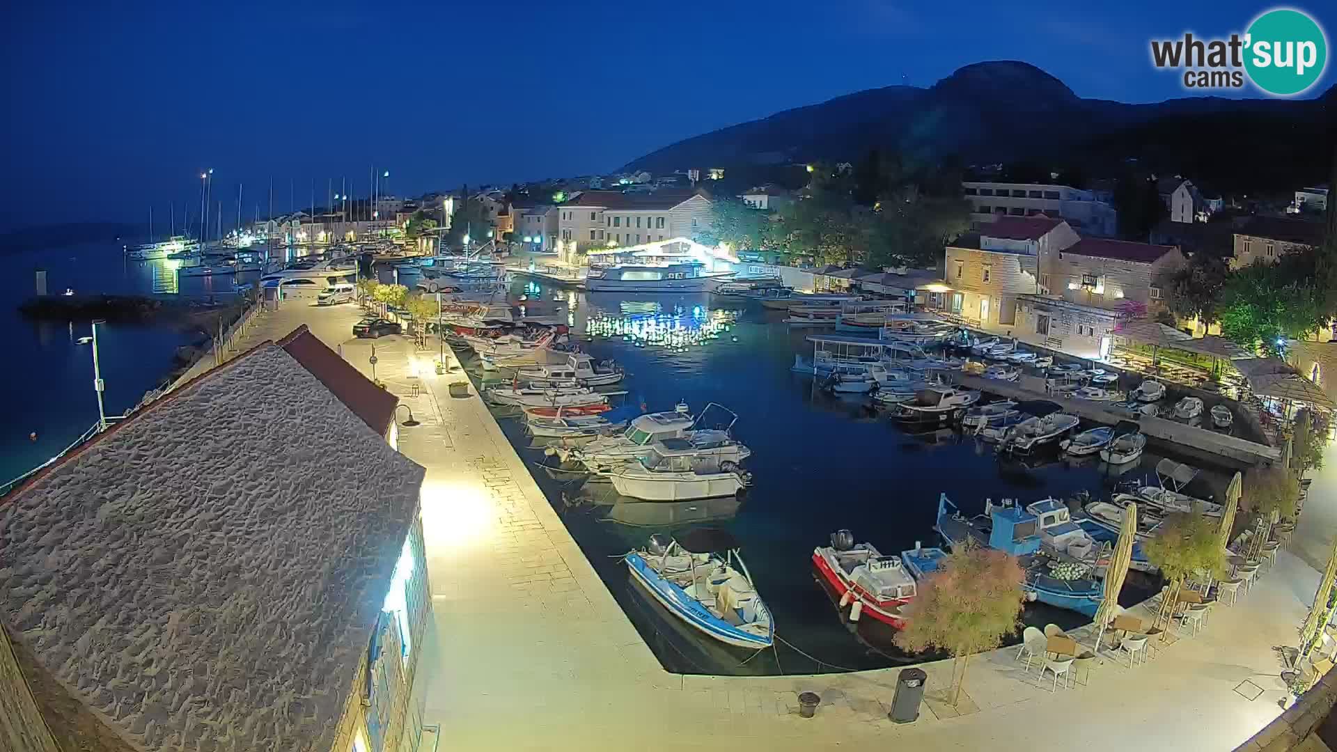 Webcam Bol Hafen – Liveblick auf Bol Riva & Marina