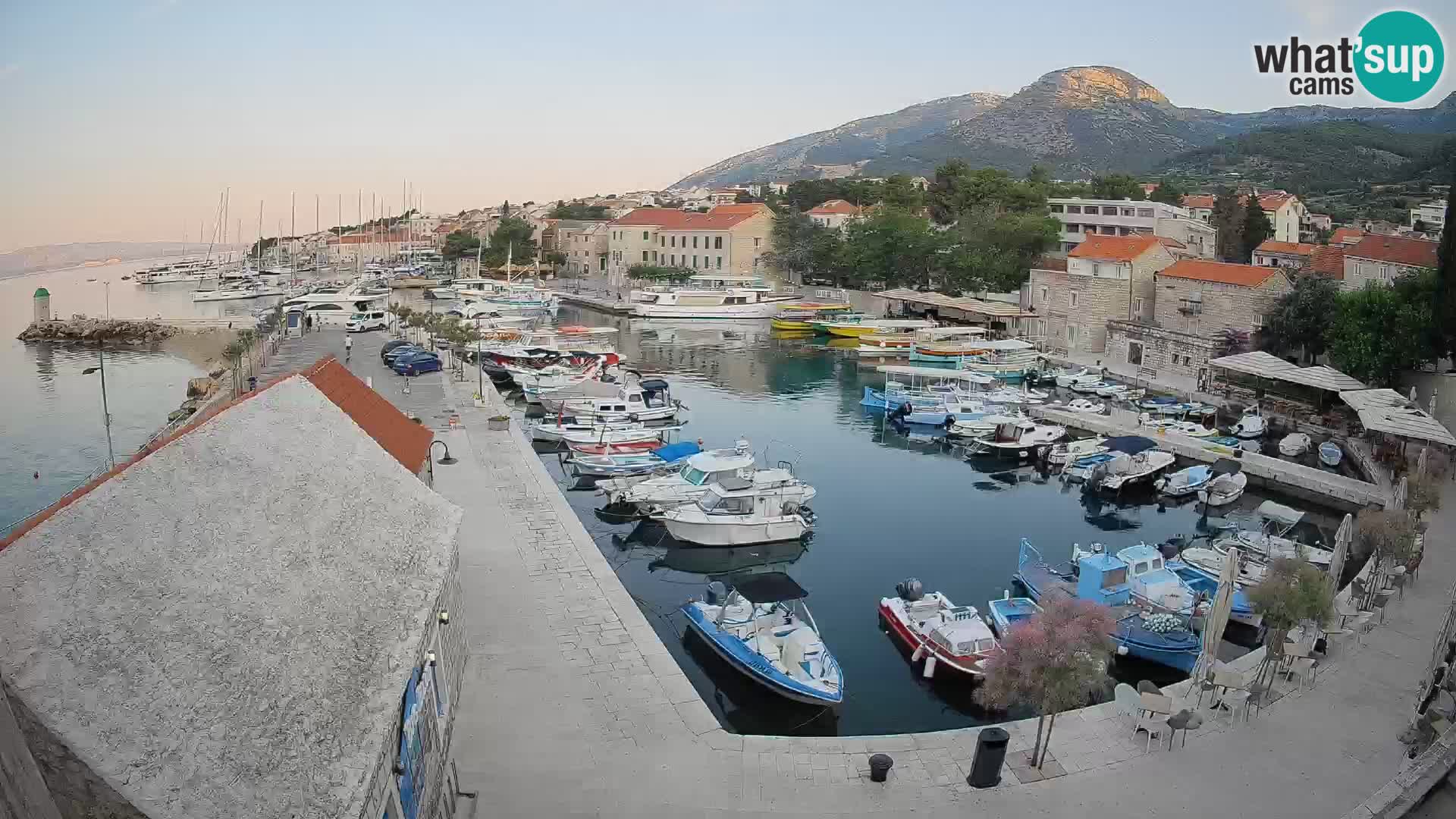 Webcam Bol Hafen – Liveblick auf Bol Riva & Marina