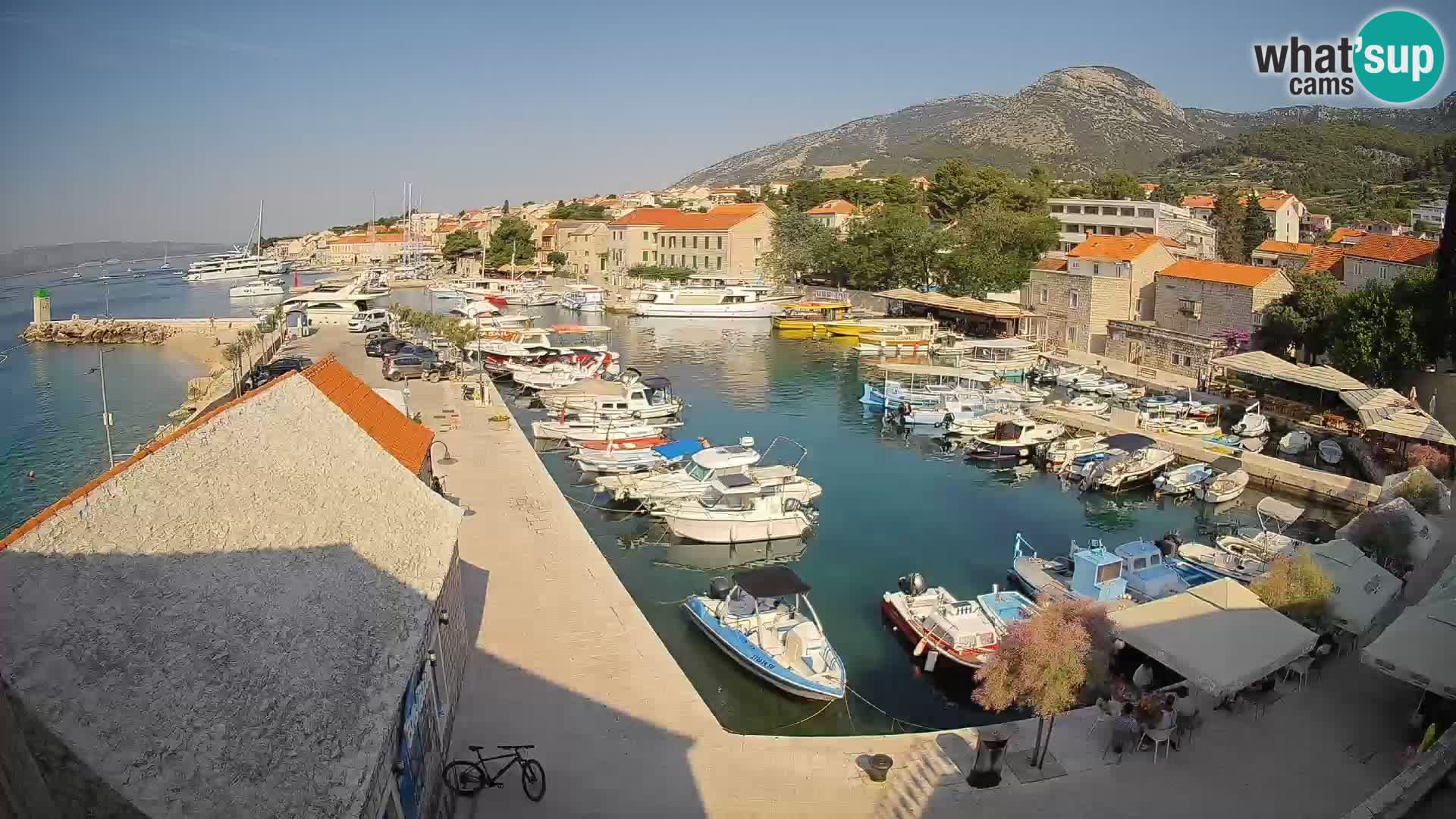 Webcam Bol Harbour – Live View of Bol Riva & Marina