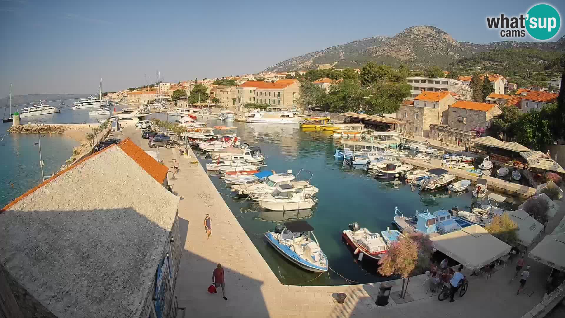 Webcam Bol Harbour – Live View of Bol Riva & Marina