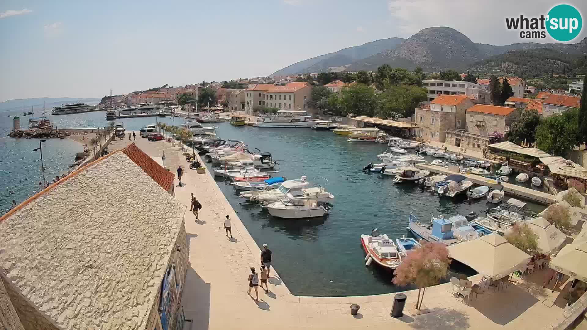 Webcam porto di Bol – Vista live sulla Riva e Marina