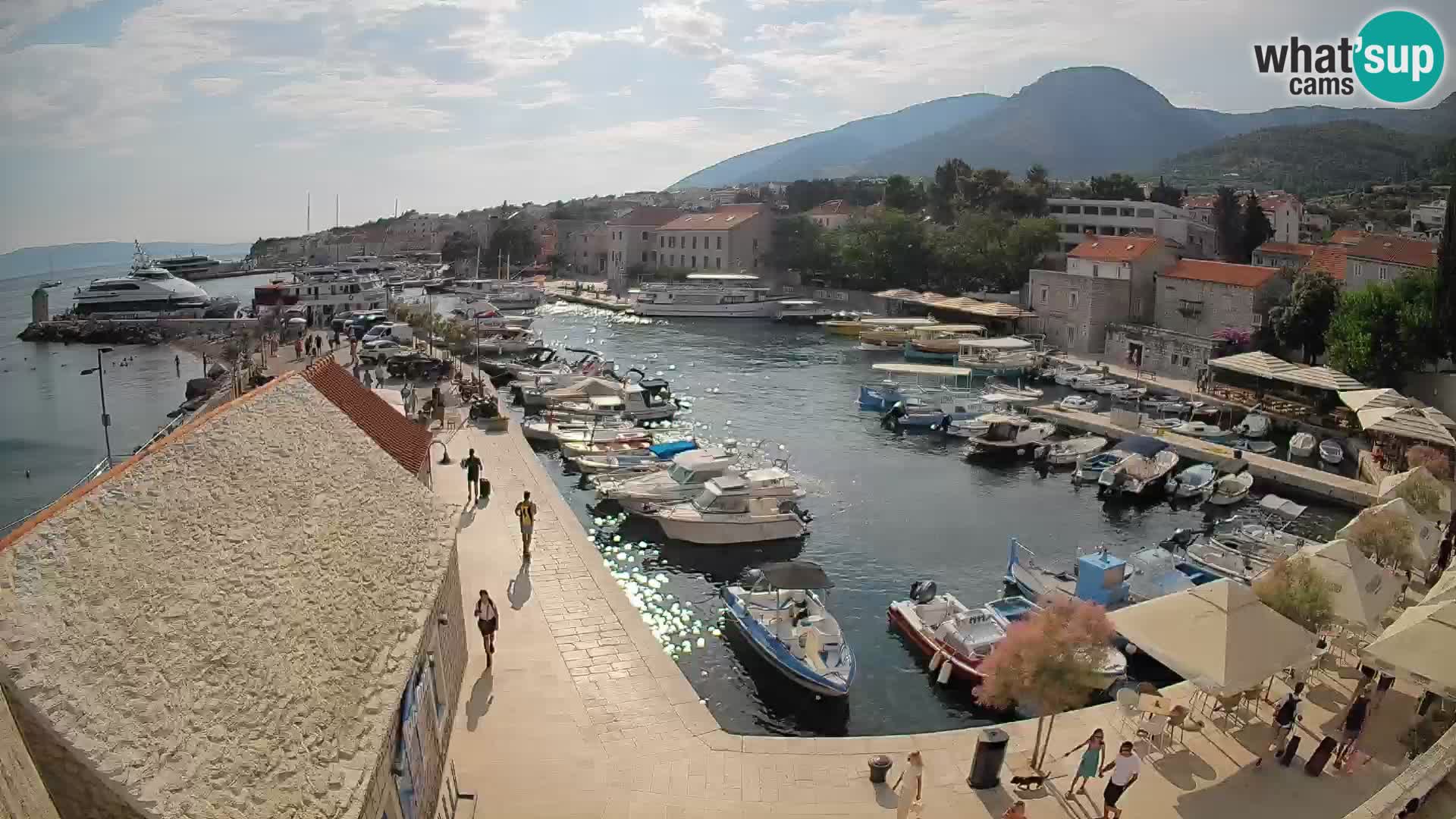 Webcam Bol Hafen – Liveblick auf Bol Riva & Marina