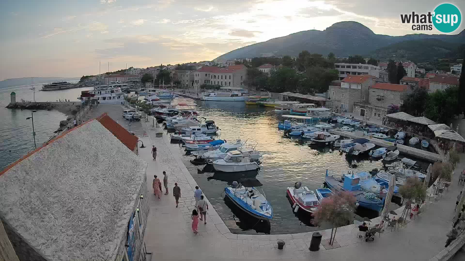Webcam Bol Hafen – Liveblick auf Bol Riva & Marina
