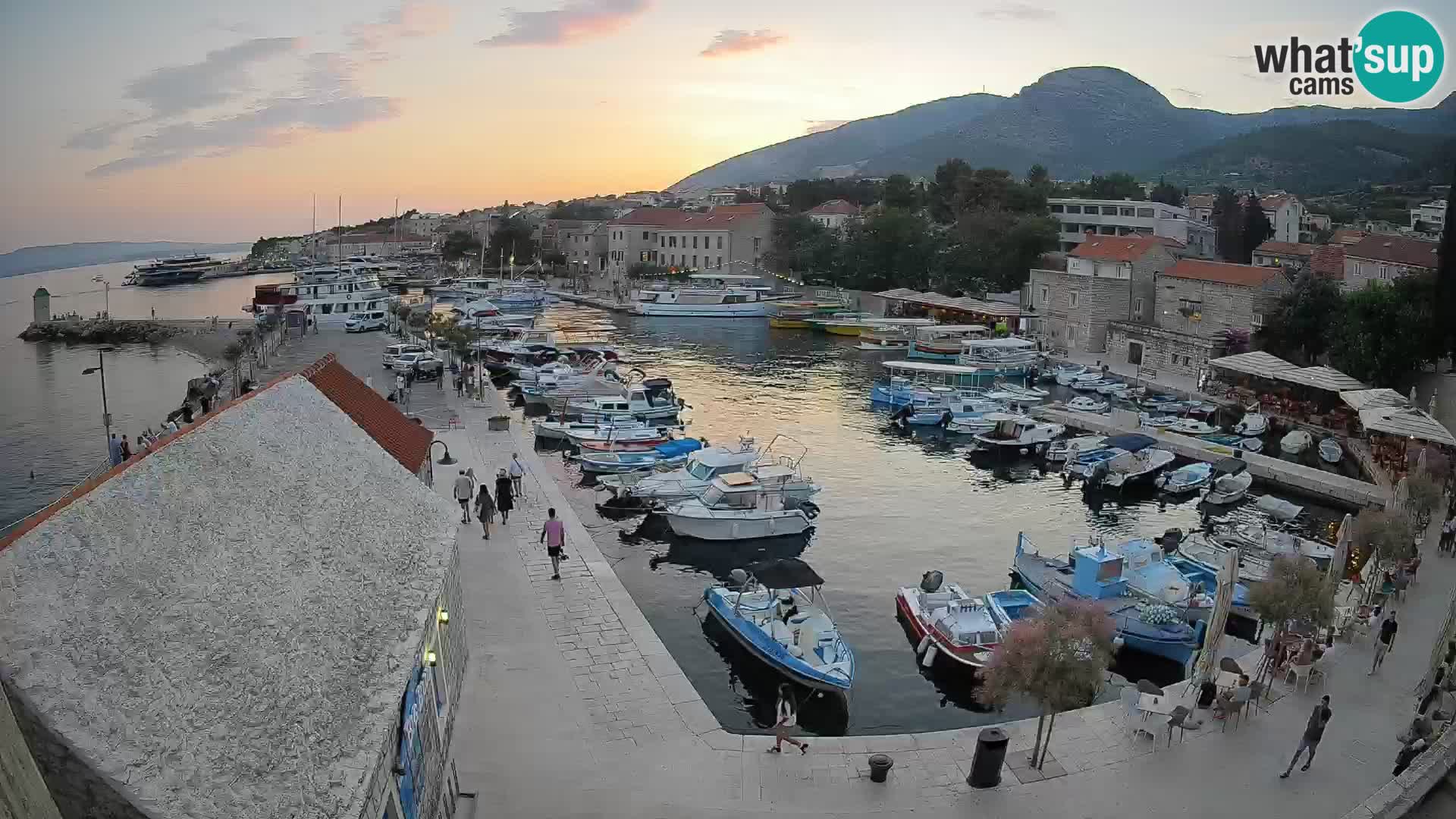 Webcam Bol Hafen – Liveblick auf Bol Riva & Marina