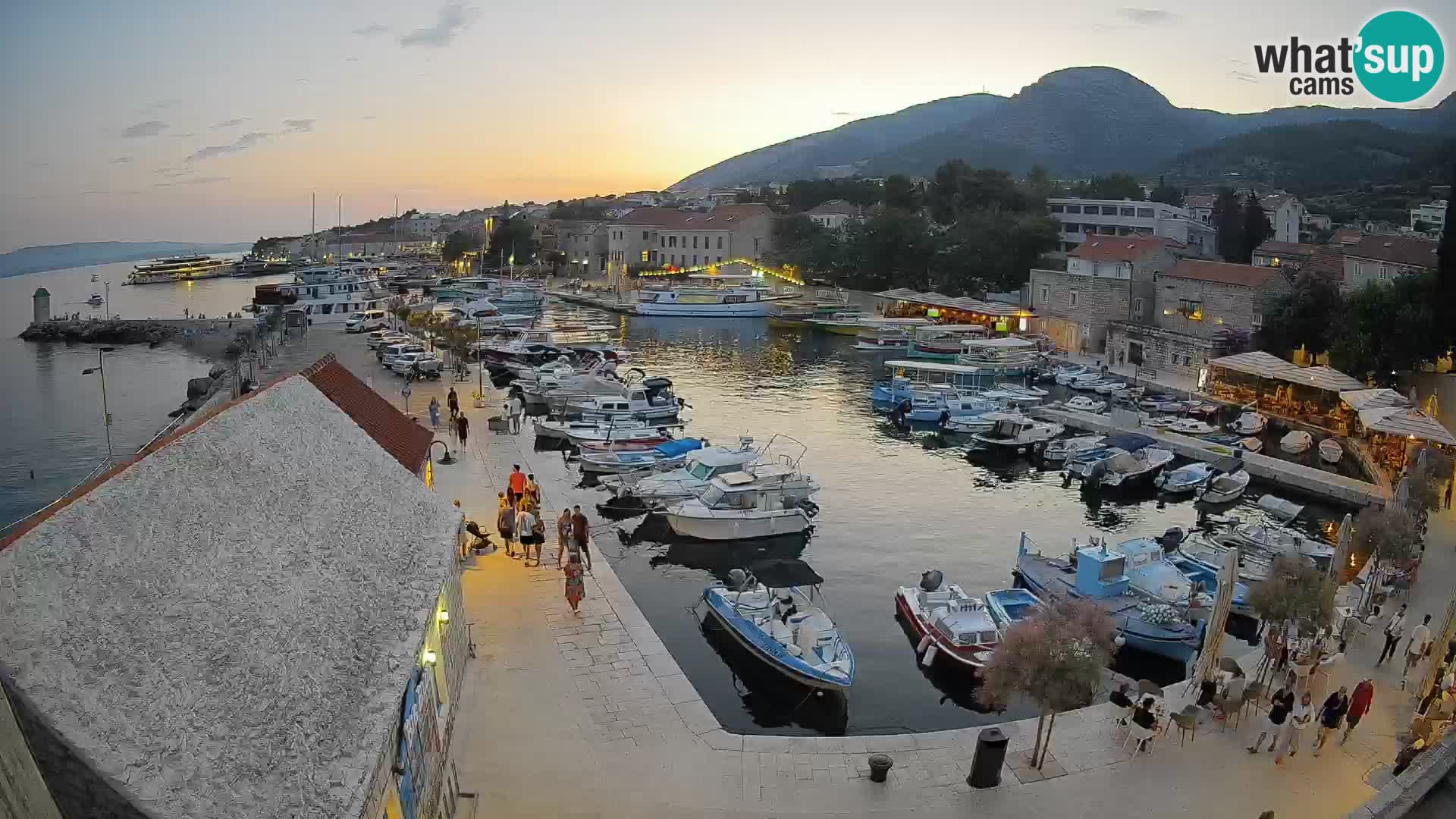Webcam Bol Harbour – Live View of Bol Riva & Marina