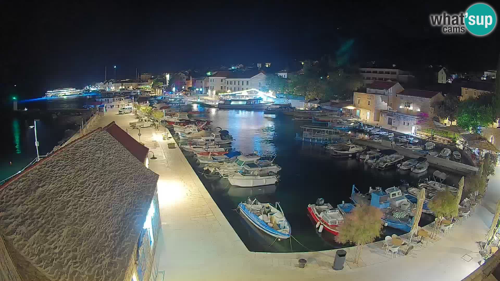 Webcam porto di Bol – Vista live sulla Riva e Marina