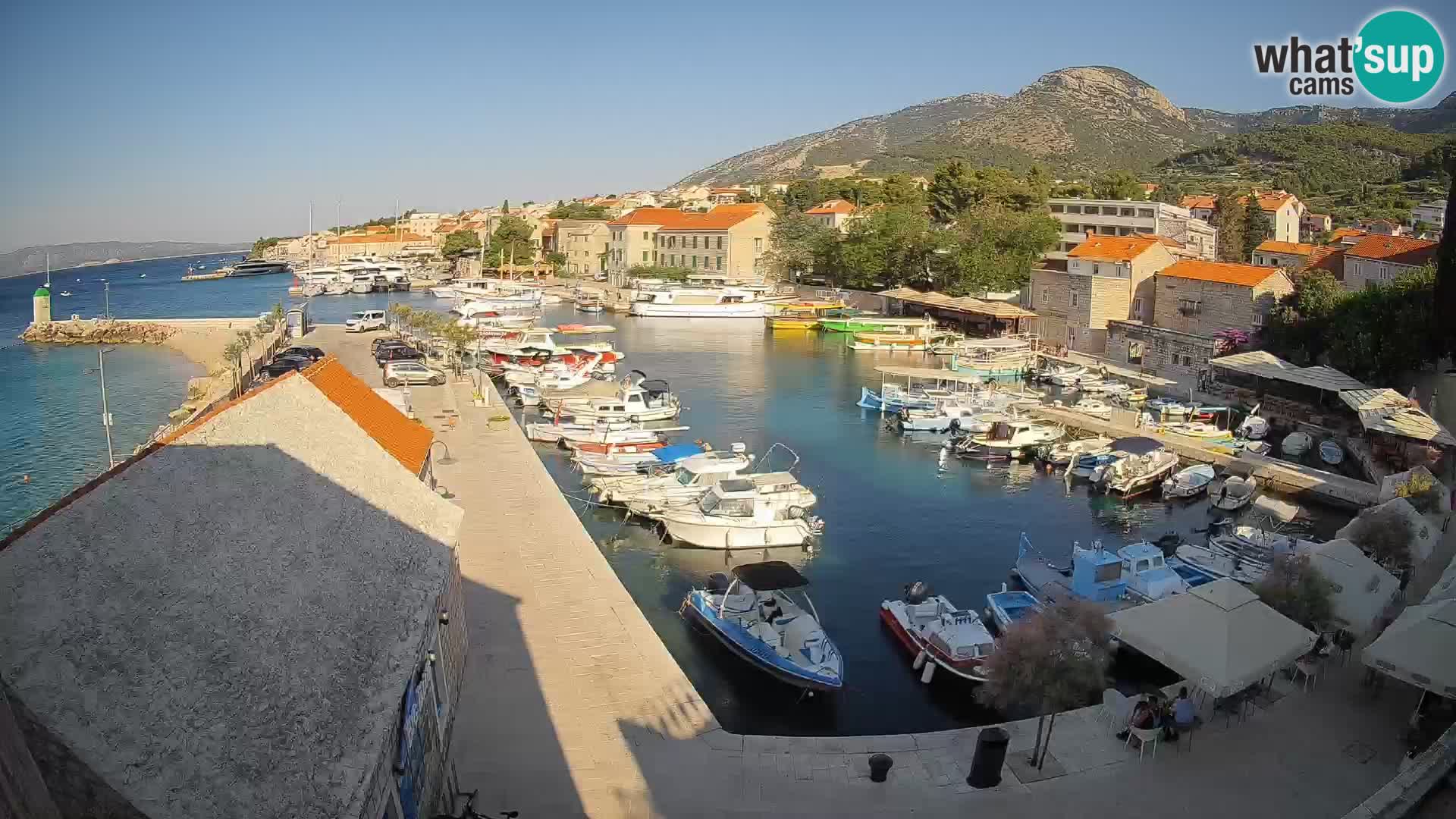 Webcam porto di Bol – Vista live sulla Riva e Marina