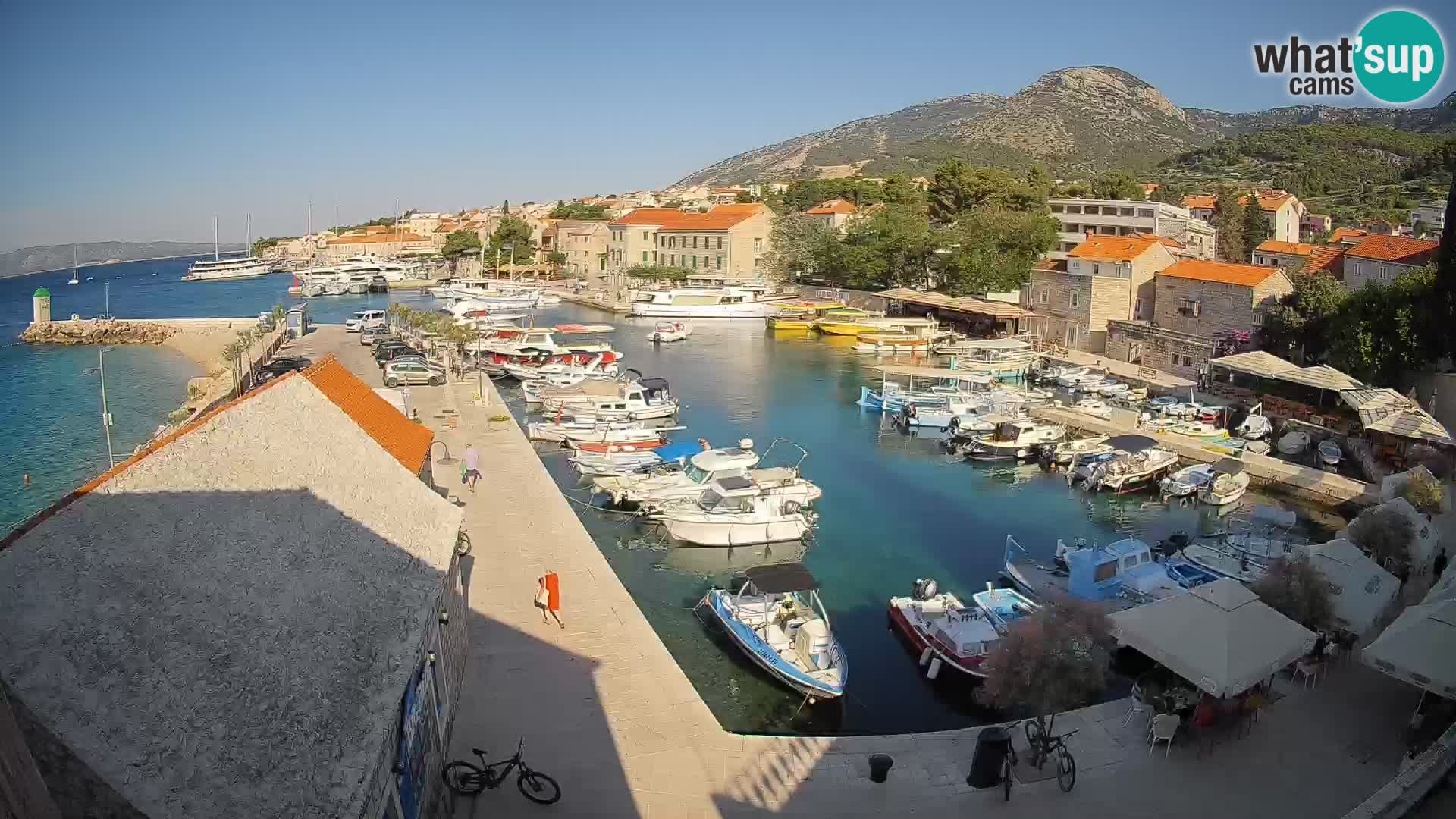 Webcam Bol Hafen – Liveblick auf Bol Riva & Marina