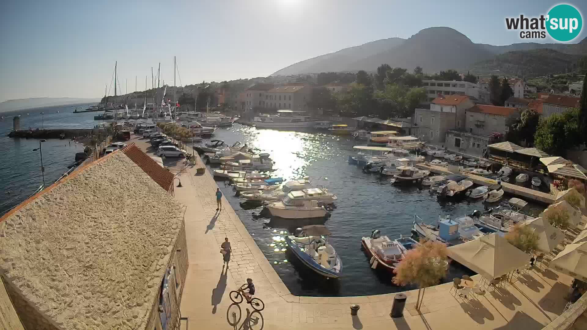 Webcam porto di Bol – Vista live sulla Riva e Marina