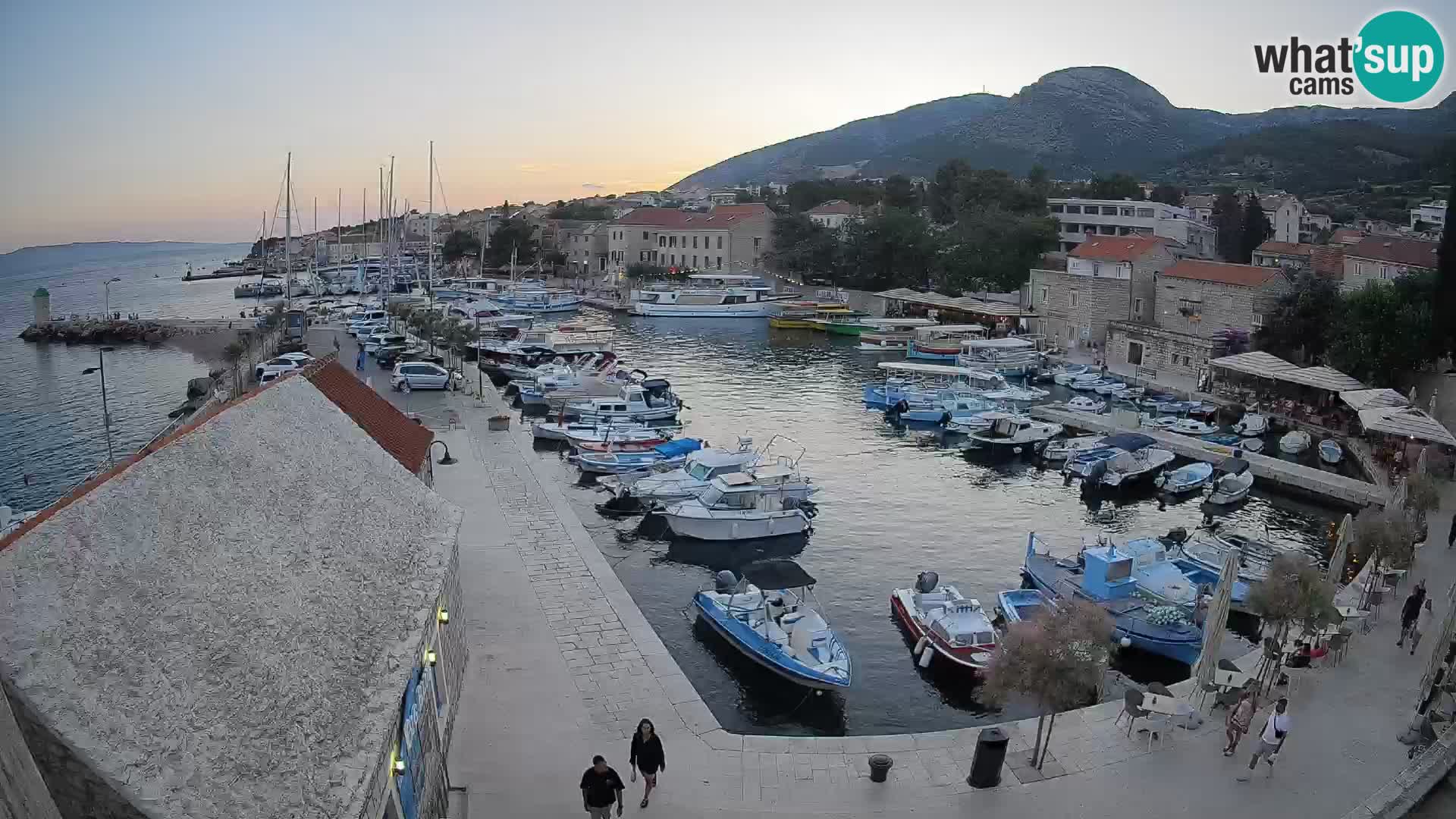 Webcam Bol Hafen – Liveblick auf Bol Riva & Marina