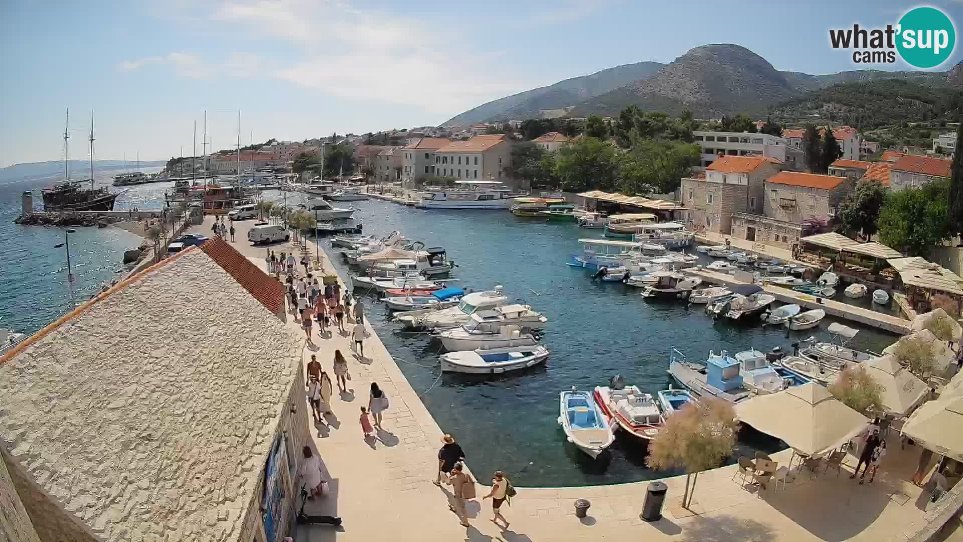 Webcam Bol Hafen – Liveblick auf Bol Riva & Marina