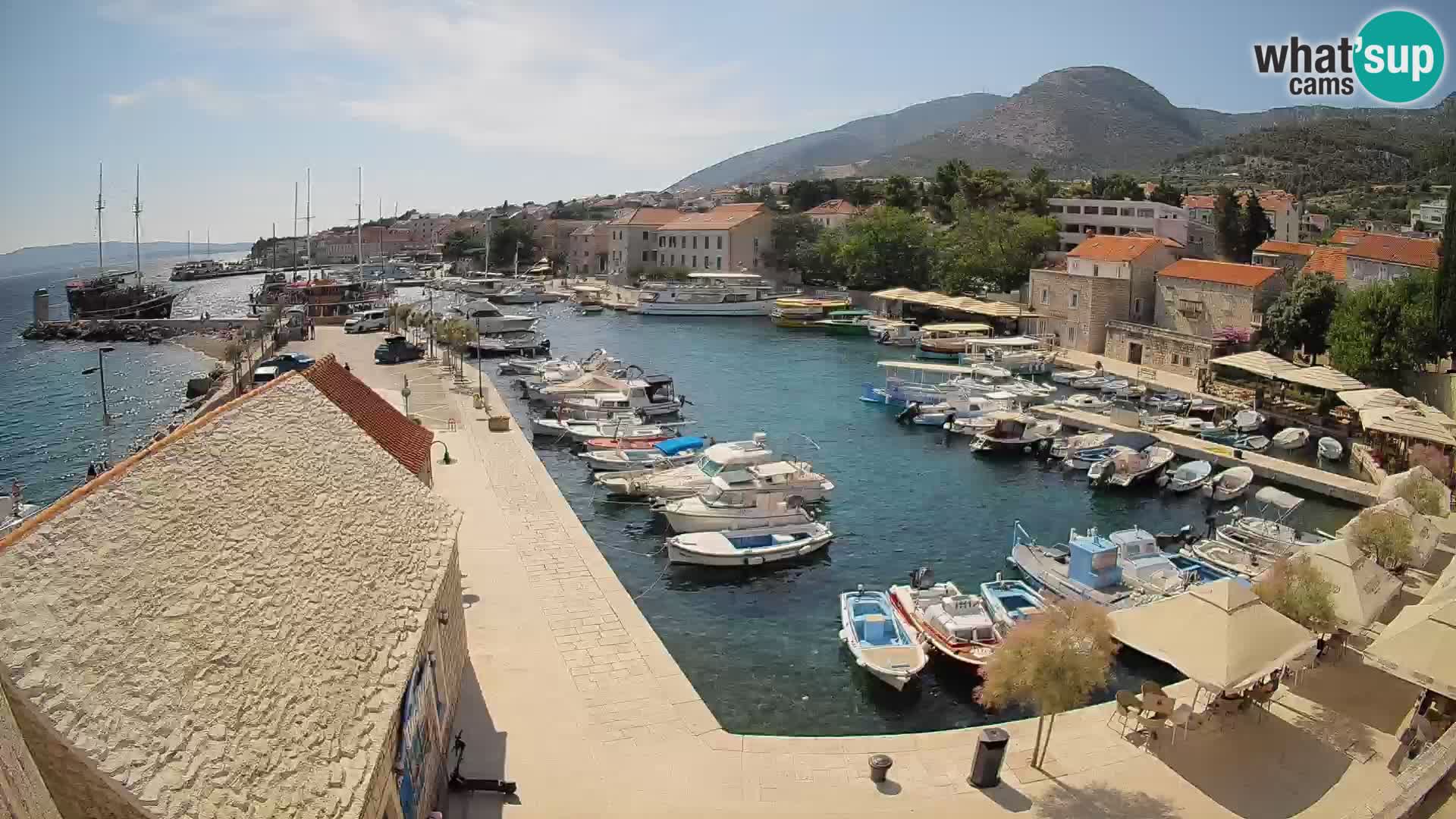 Webcam Bol Hafen – Liveblick auf Bol Riva & Marina