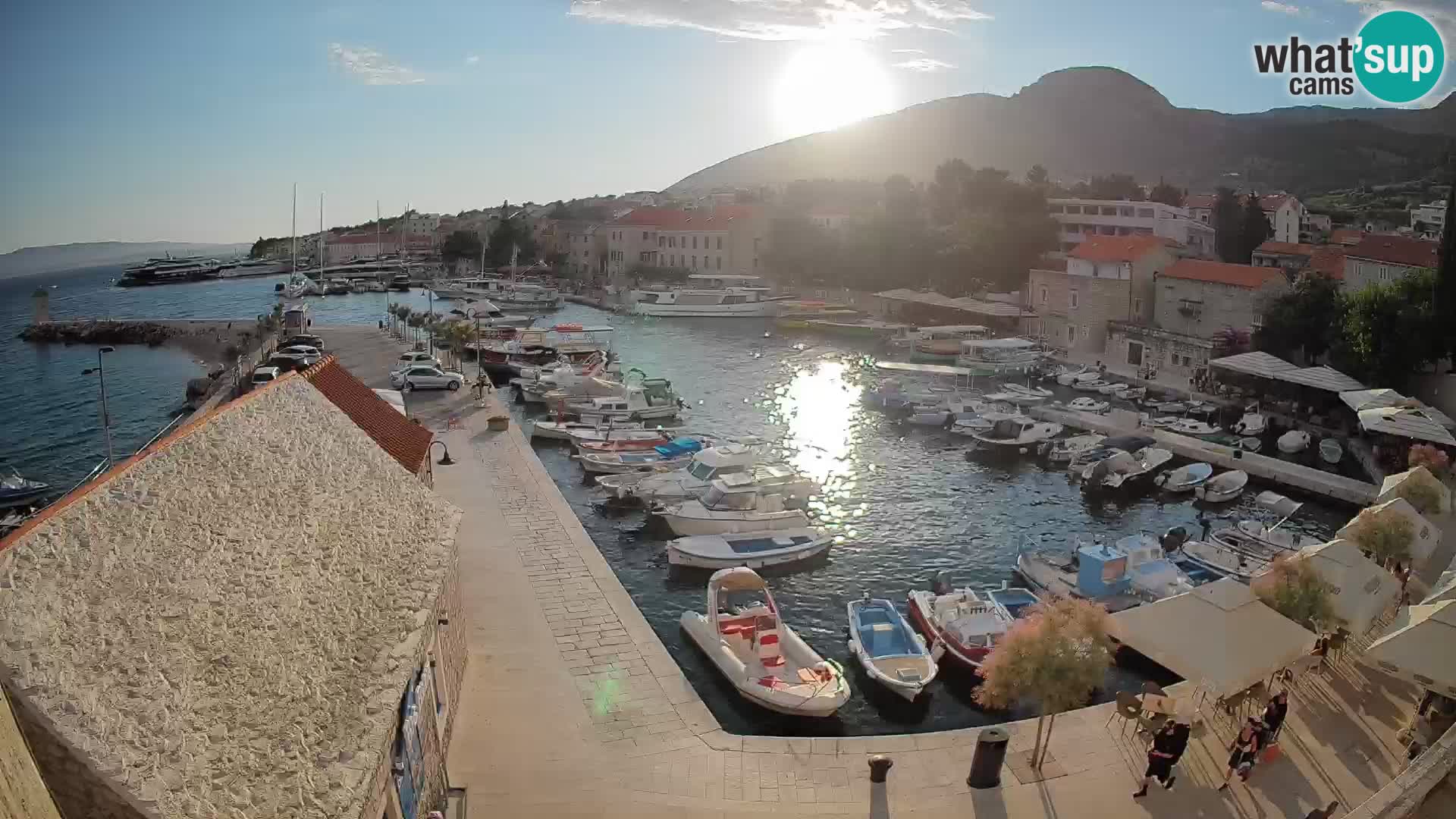 Webcam porto di Bol – Vista live sulla Riva e Marina