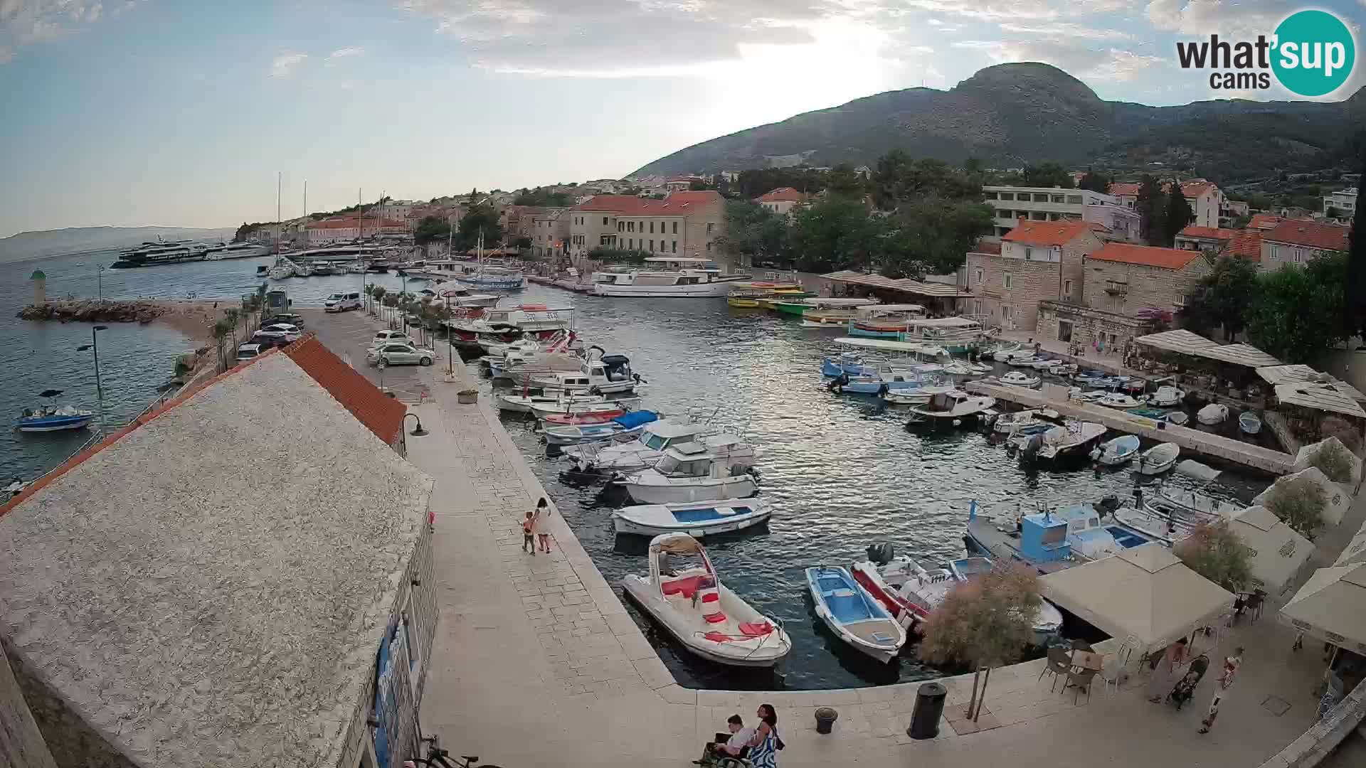 Webcam Bol Hafen – Liveblick auf Bol Riva & Marina