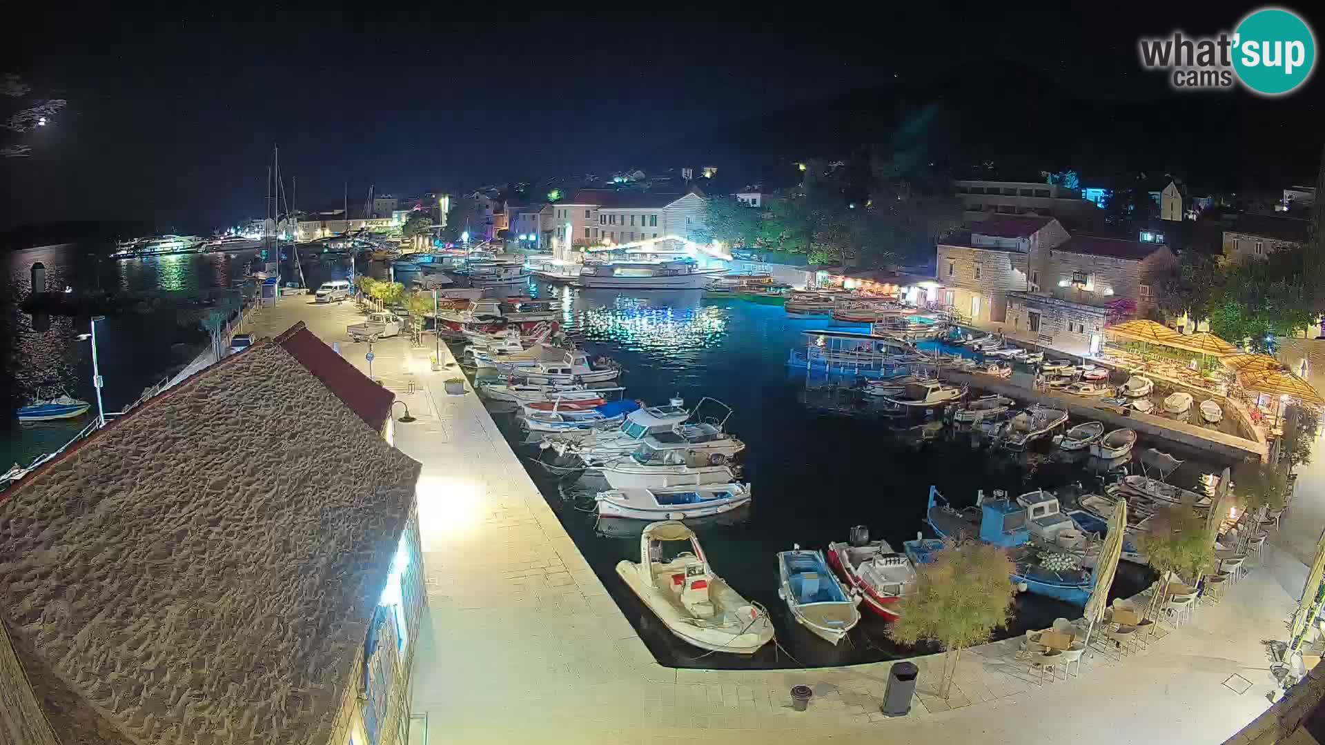 Webcam porto di Bol – Vista live sulla Riva e Marina