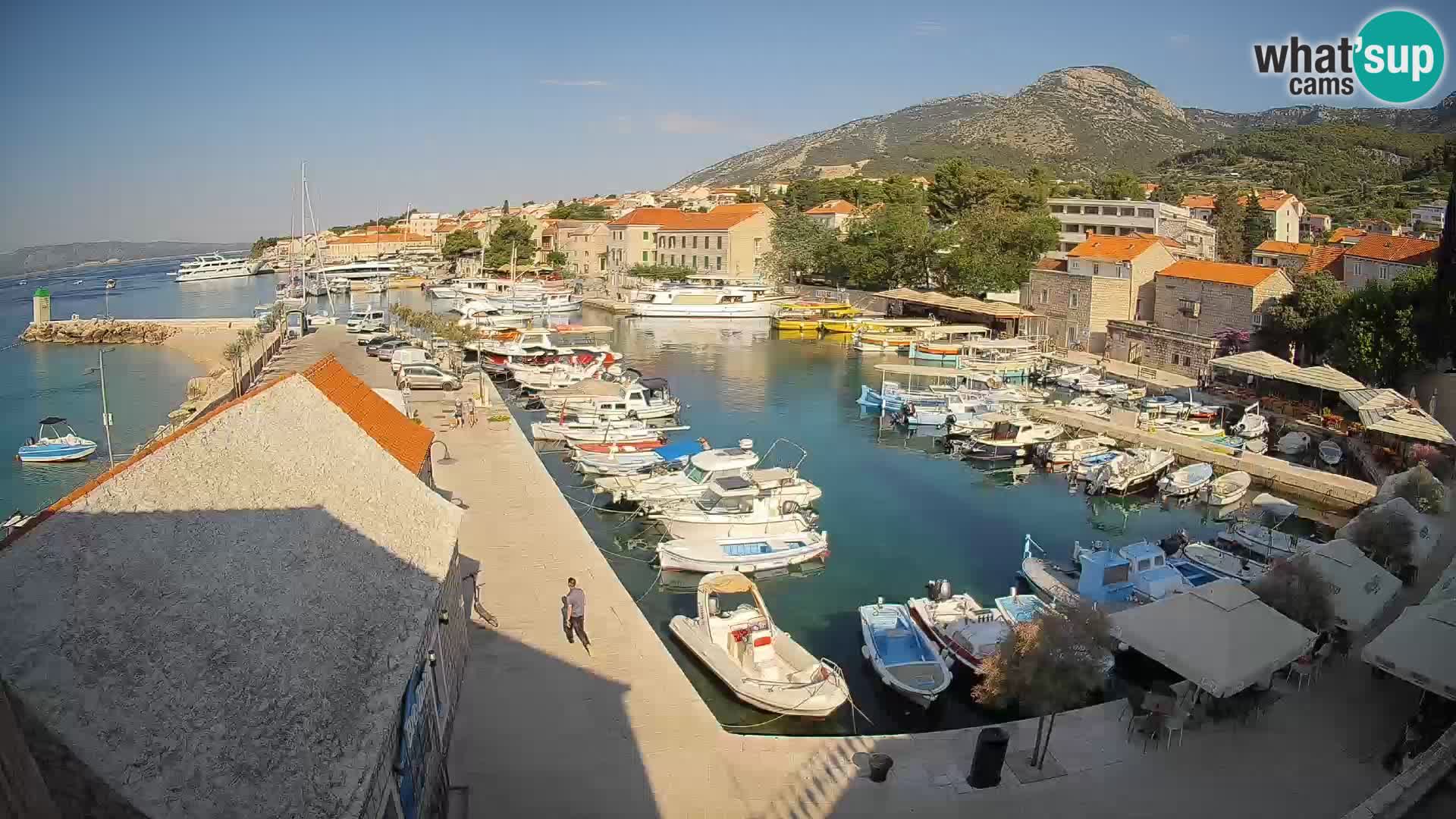 Webcam porto di Bol – Vista live sulla Riva e Marina